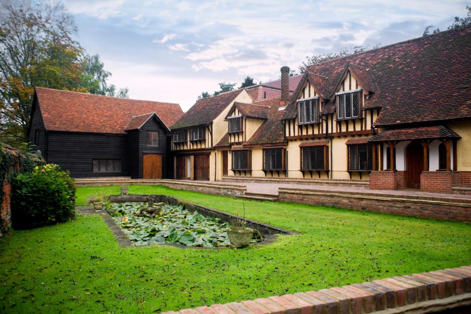 Bishops Stortford Vacations - Great Hallingbury Manor  Lodges - Property Image 9
