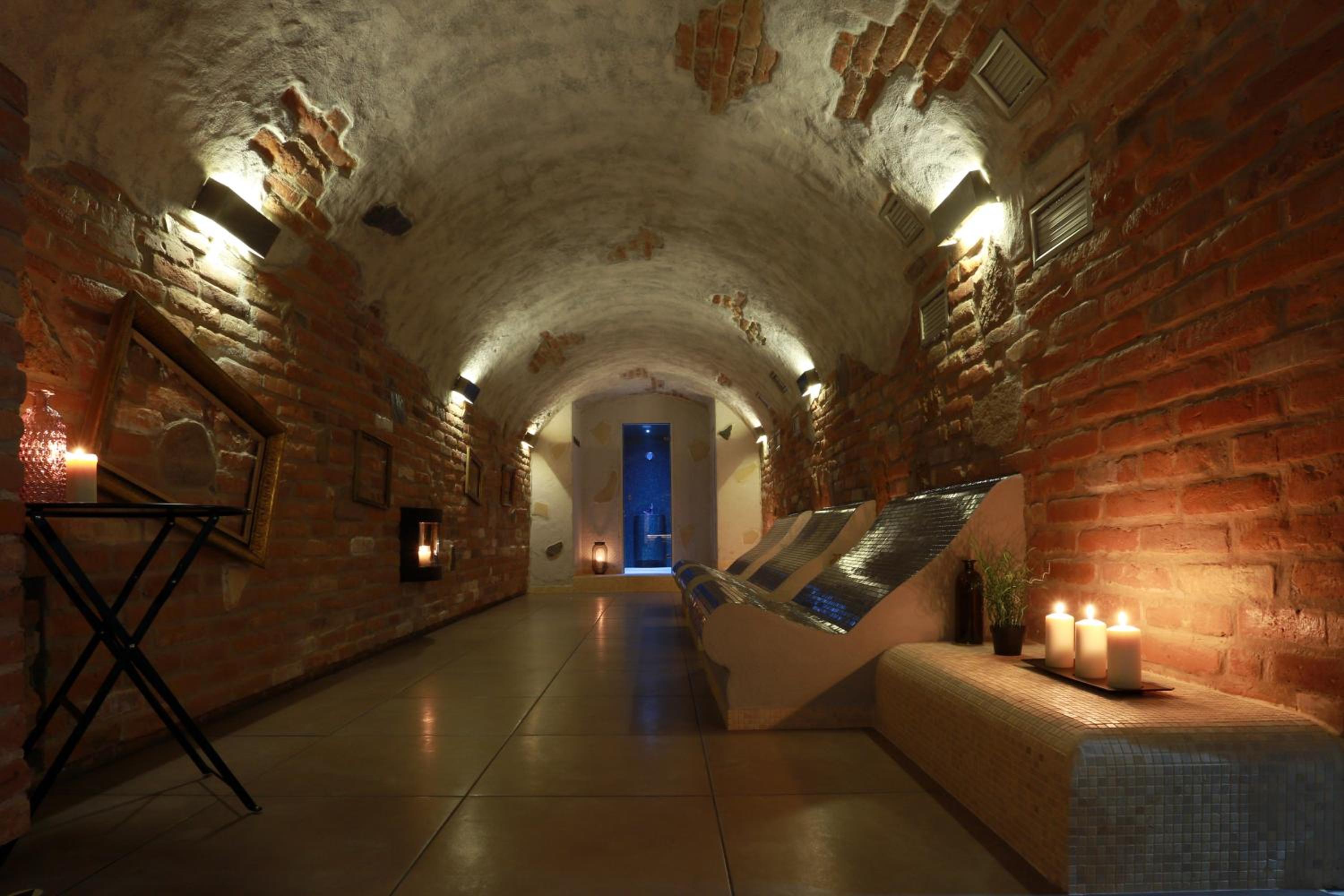 Penzión Wellness & Restaurant Zoborská, free parking
