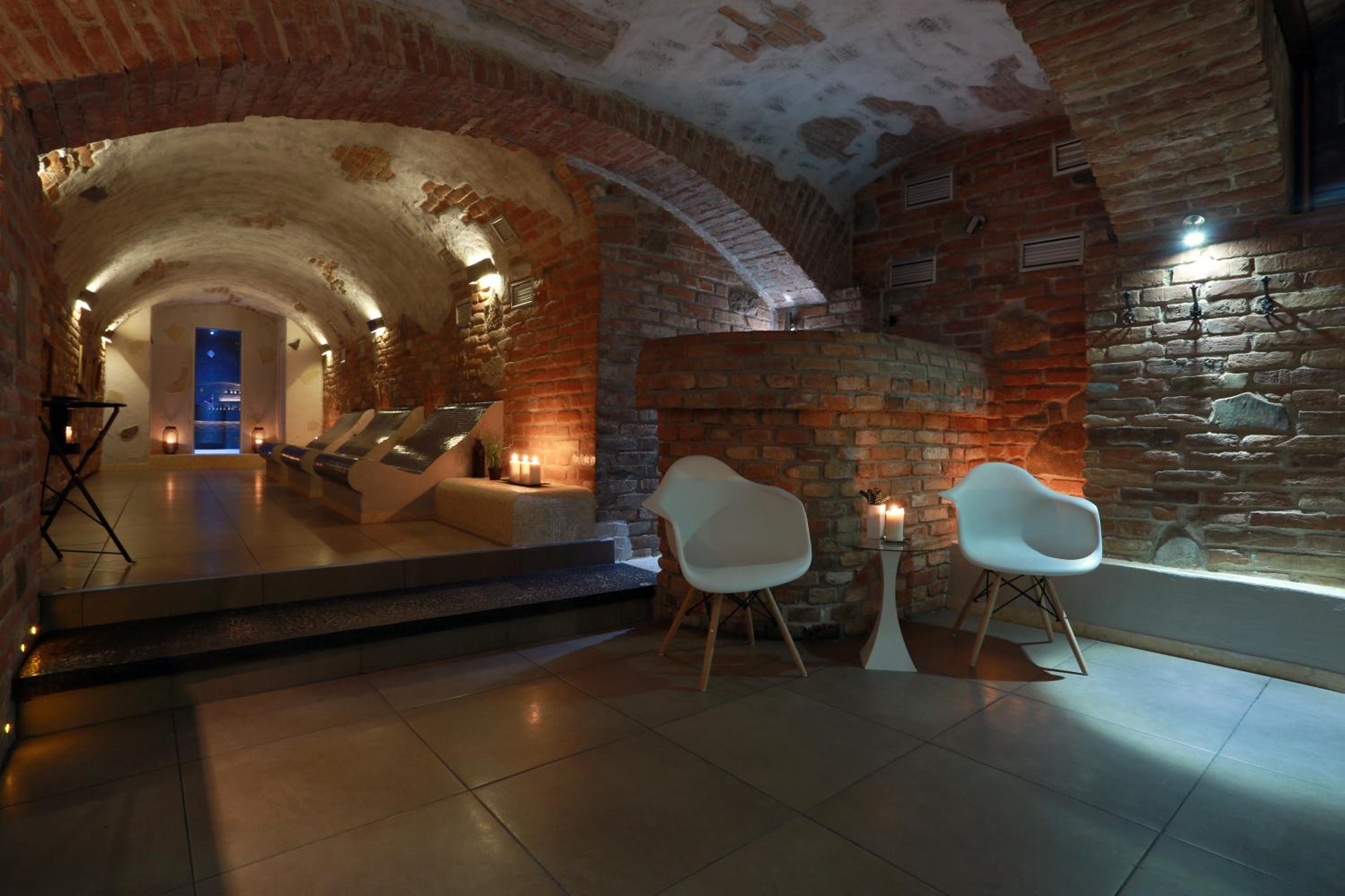 Penzión Wellness & Restaurant Zoborská, free parking