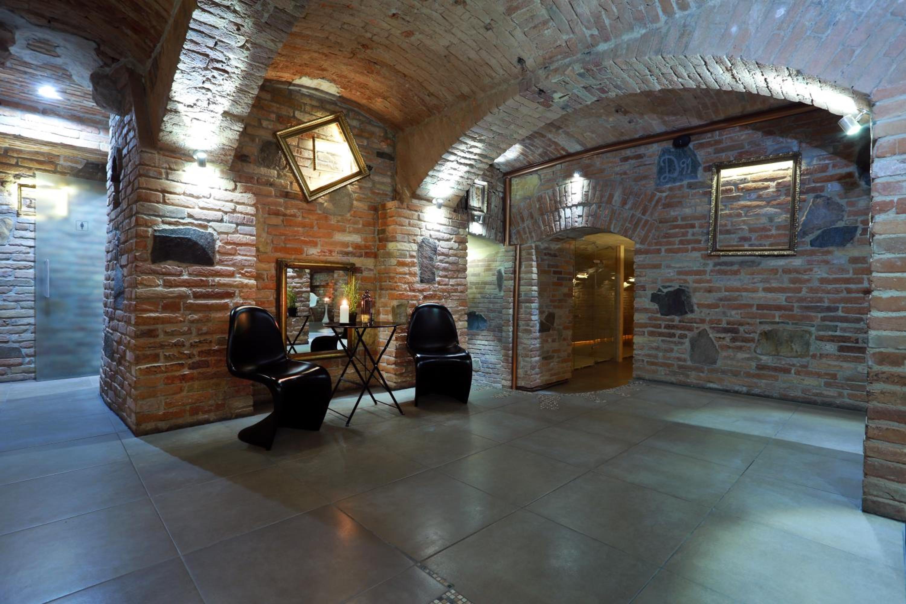 Penzión Wellness & Restaurant Zoborská, free parking