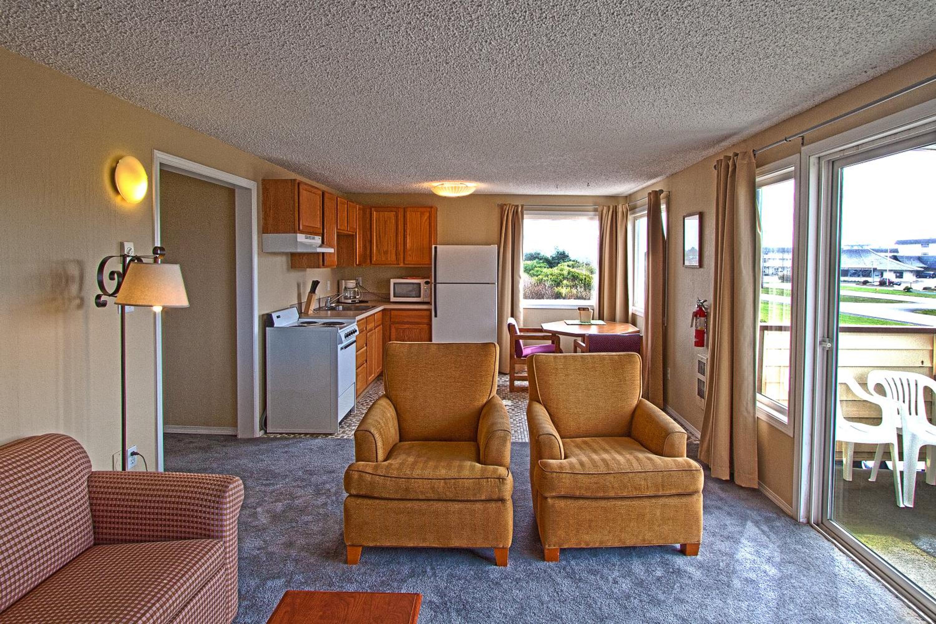 Ocean Shores Inn & Suites view 4
