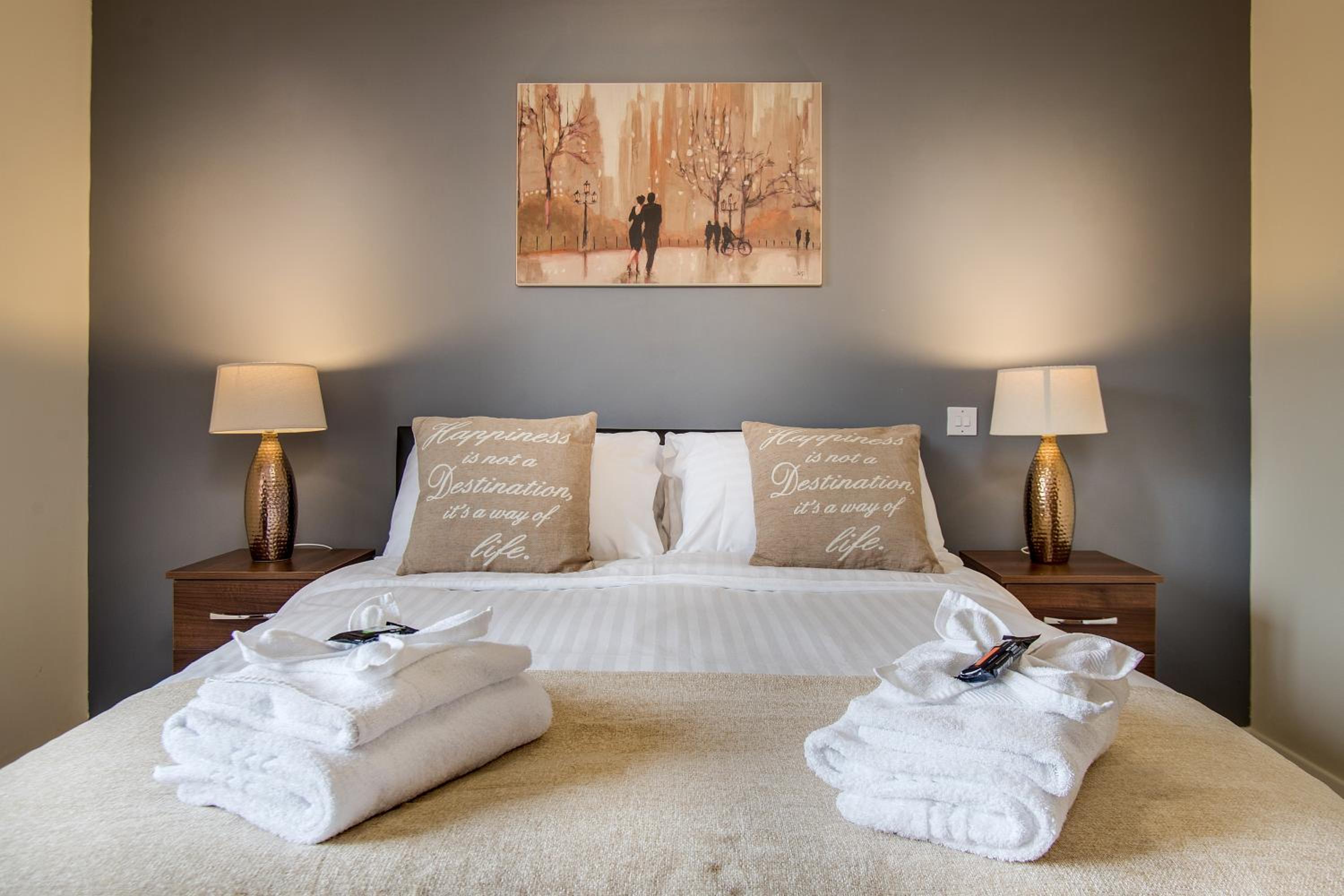 Mica Point City Centre Apartment