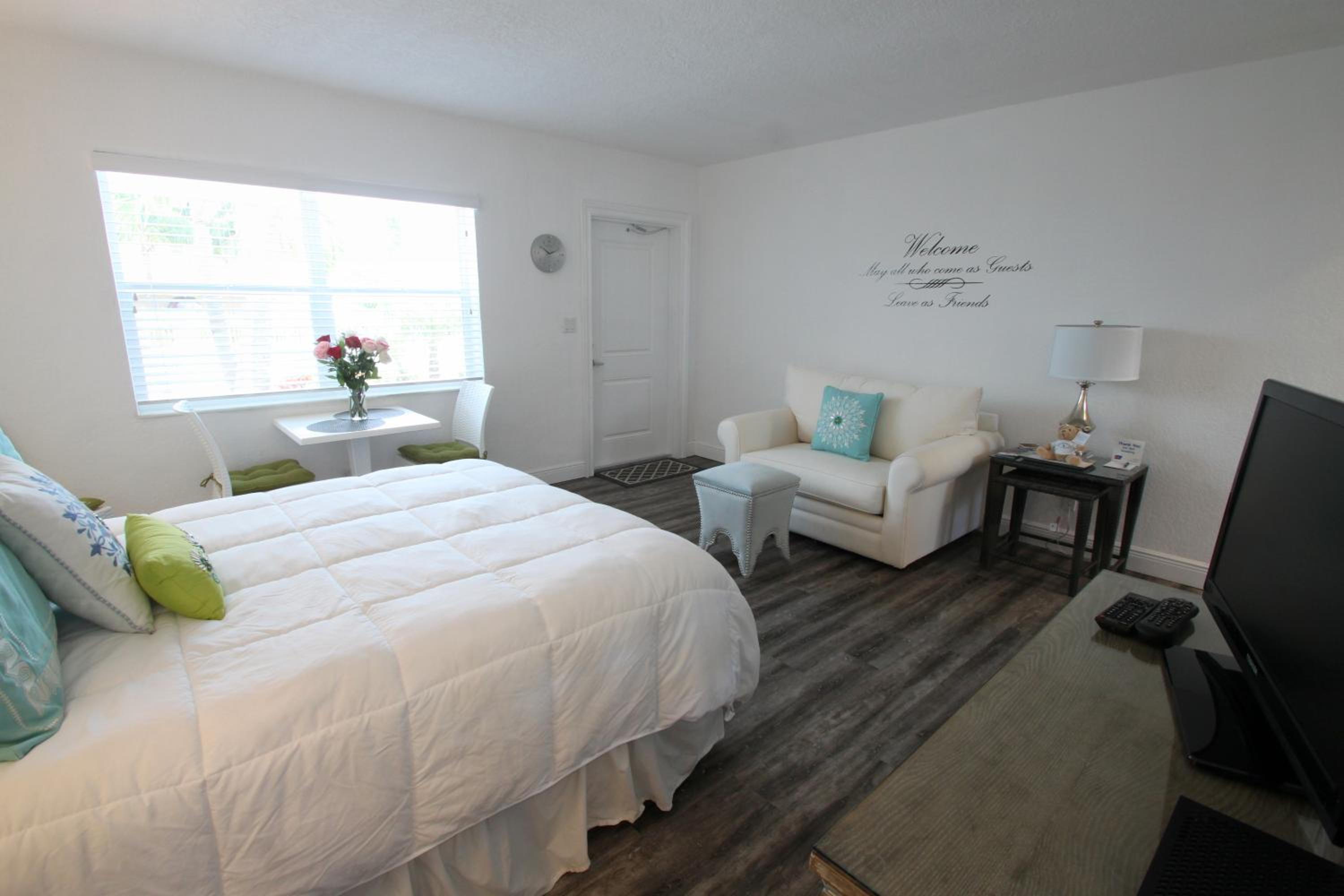 Sea Spray Inn