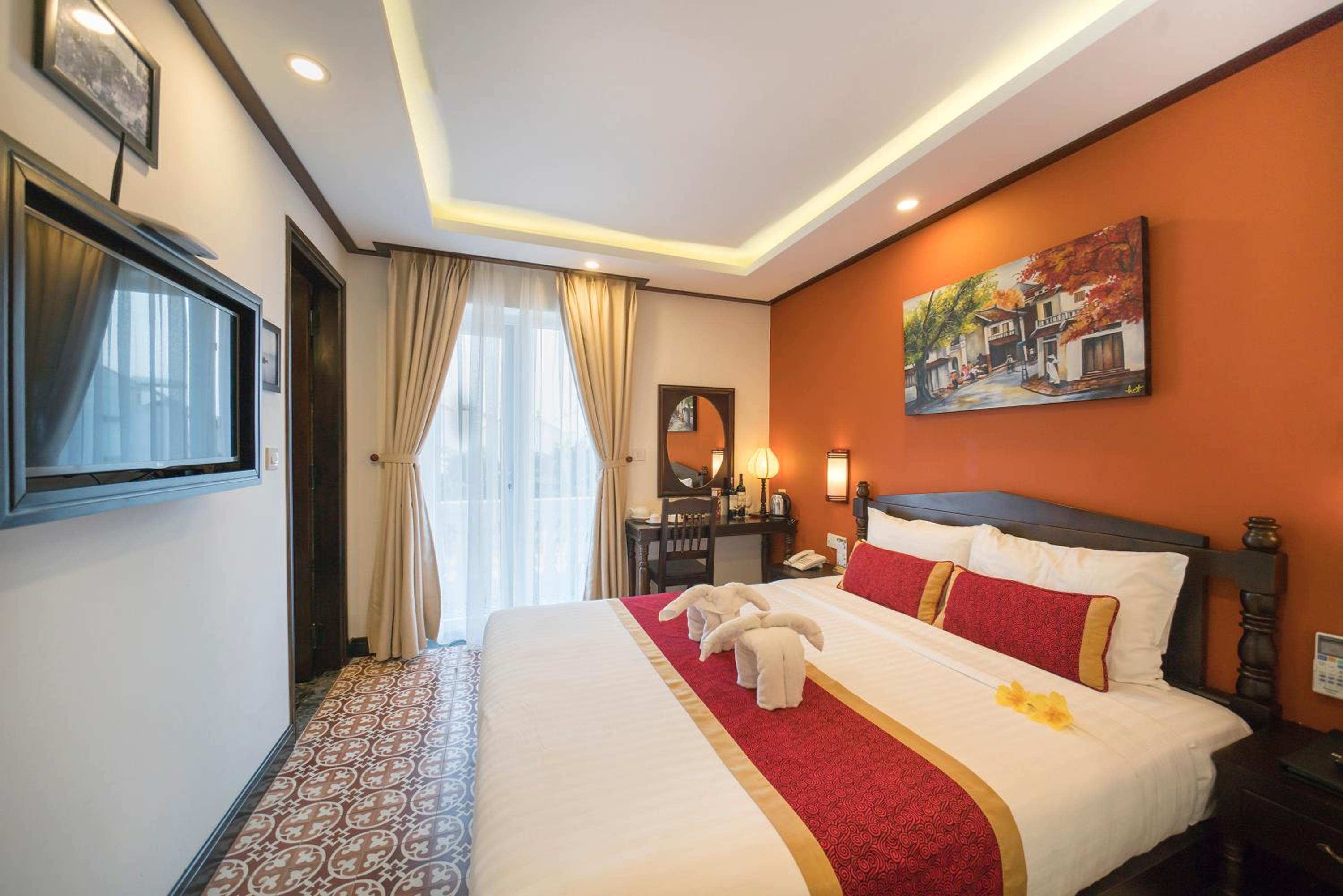 Golden Bell Backpacker Hotel & Pool Bar
