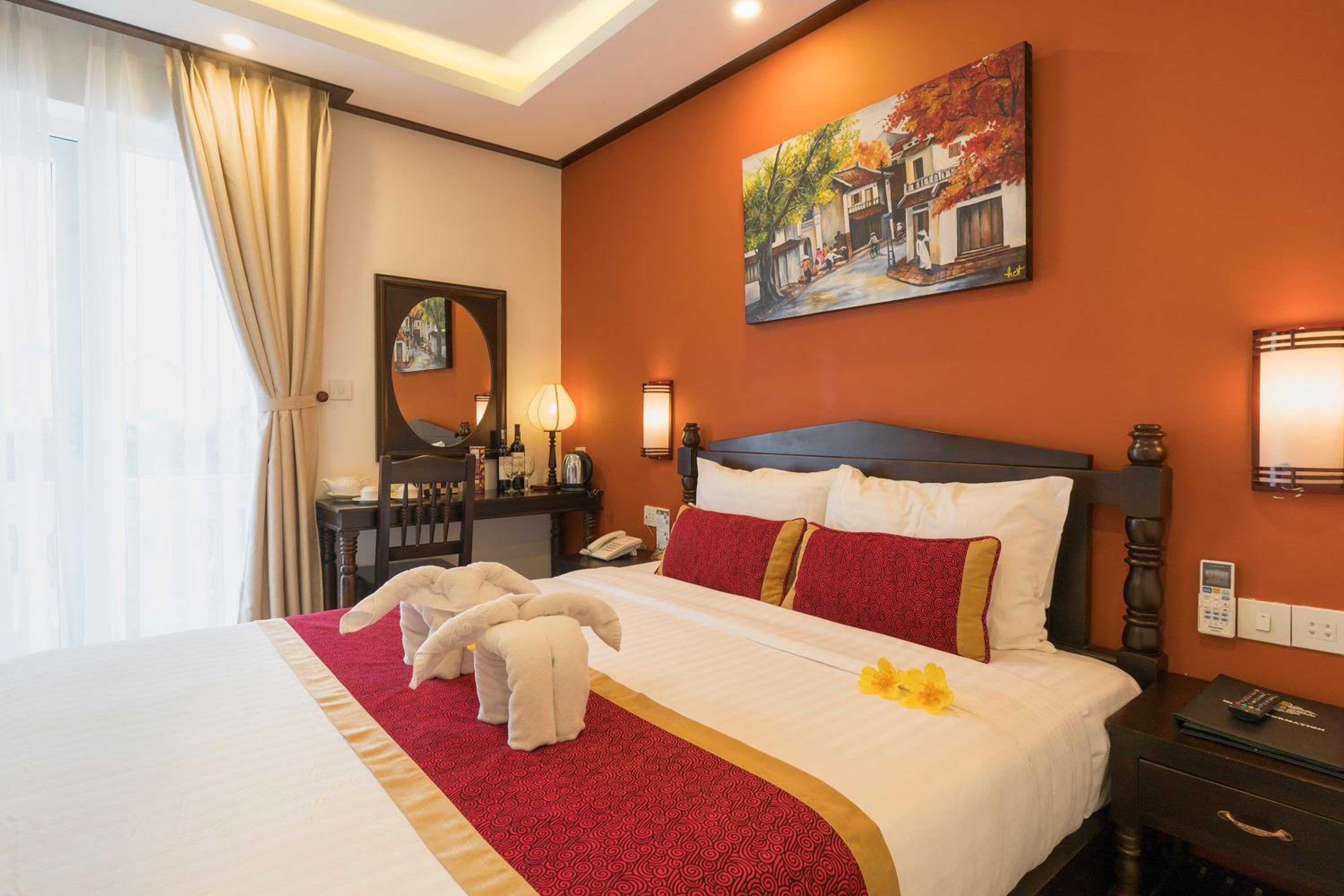 Golden Bell Backpacker Hotel & Pool Bar