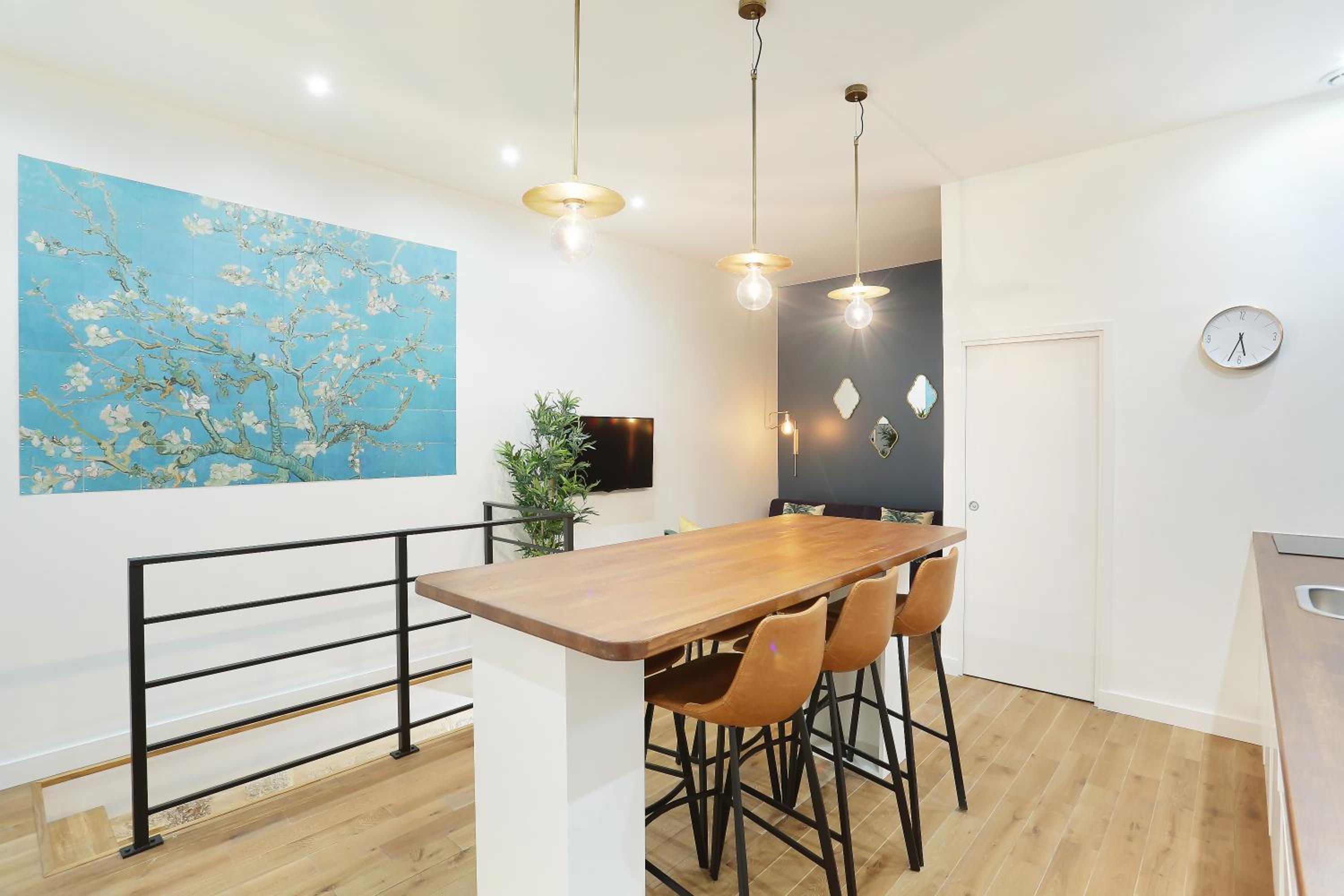 Rent a Room - Charon 3