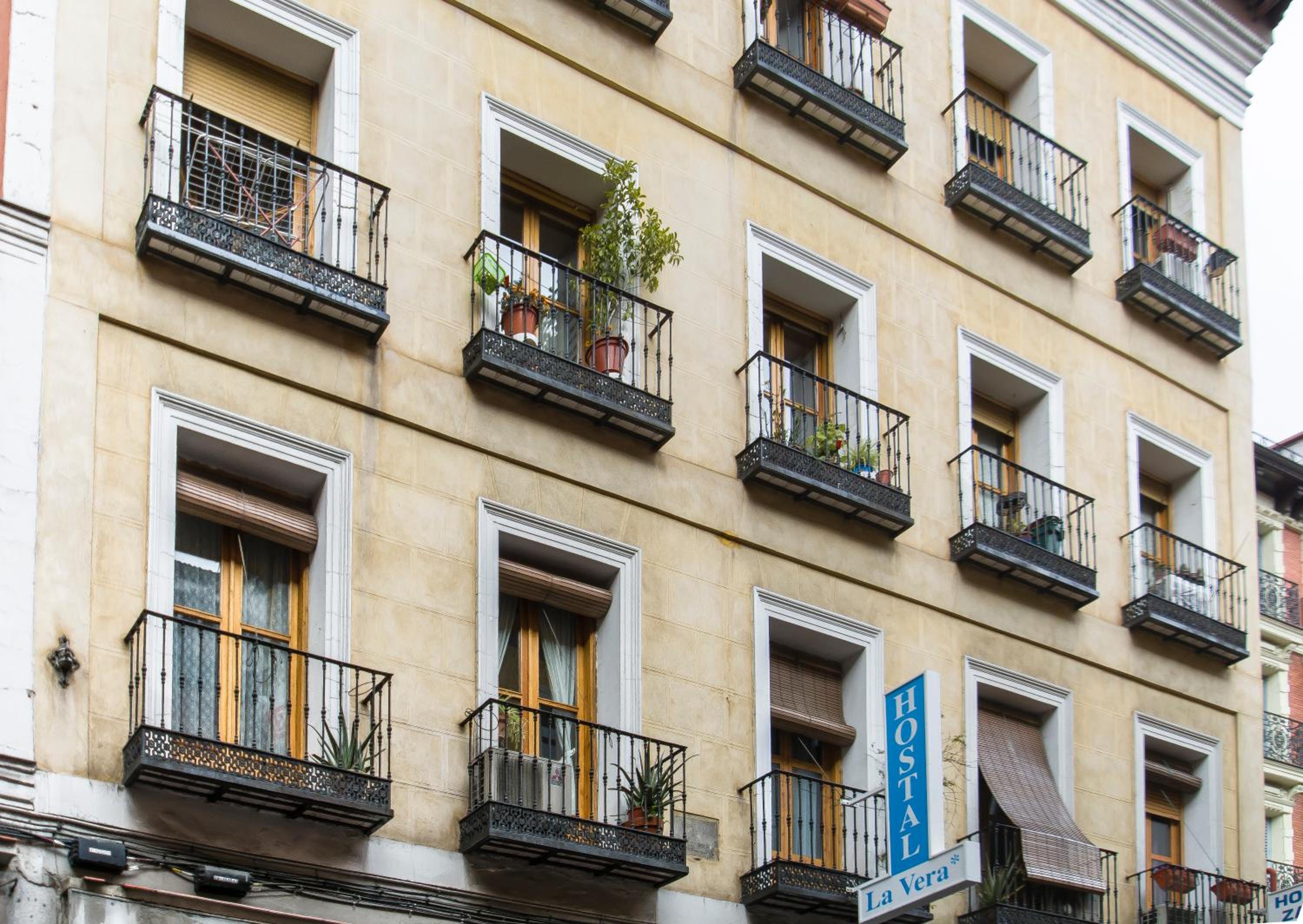 Hostal La Vera - Image 2