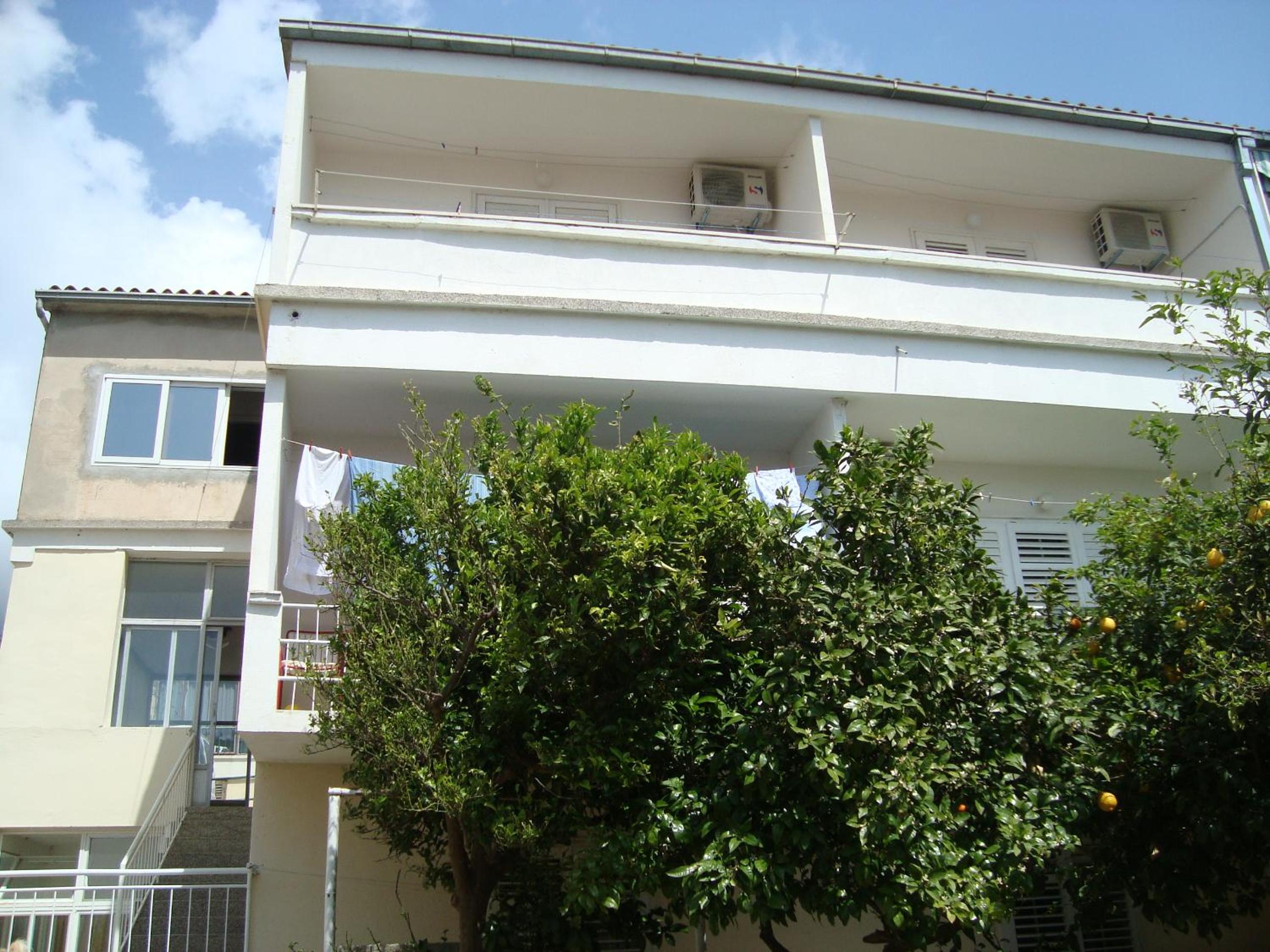 Apartment Dado