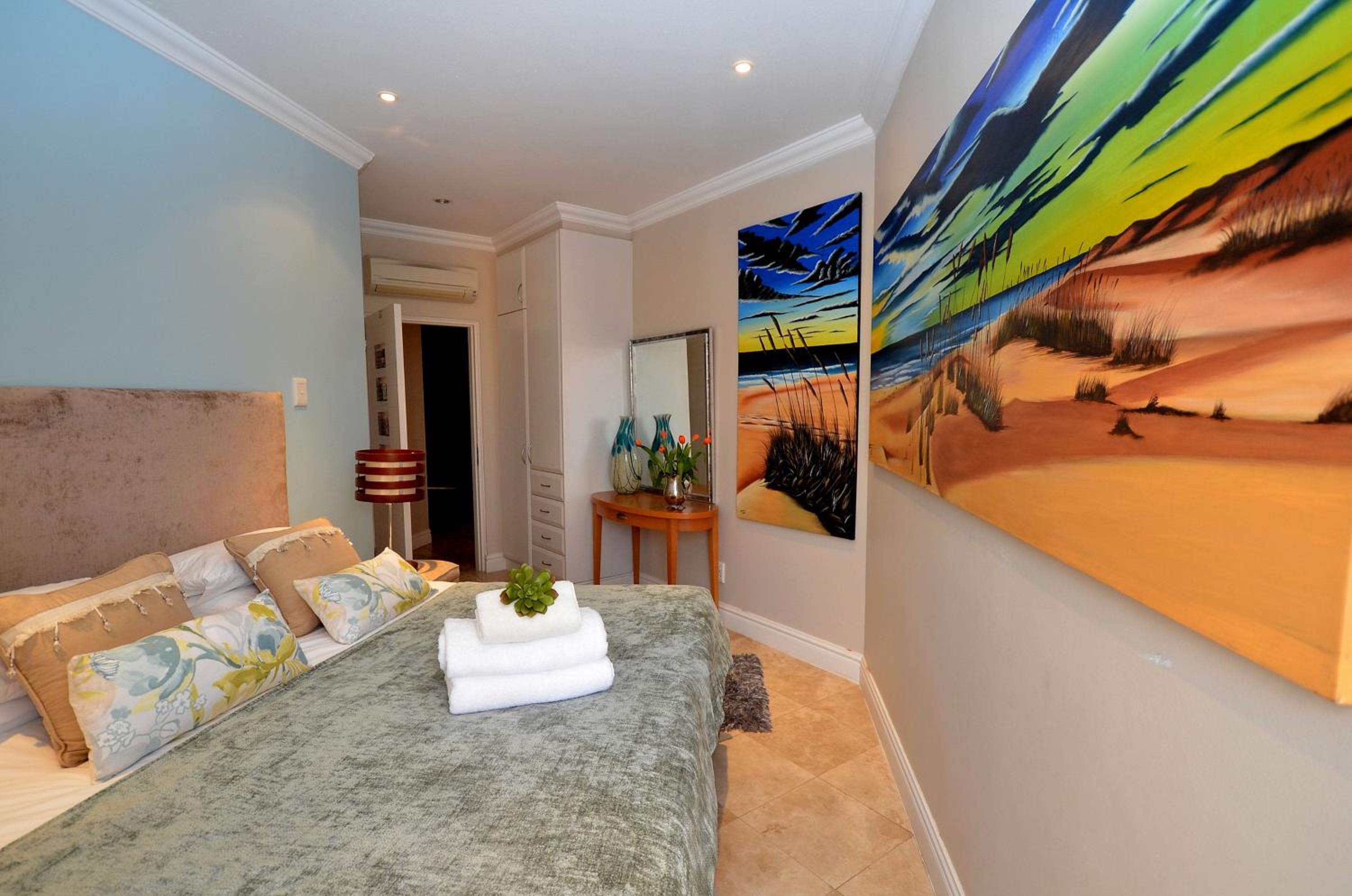 703 Oyster Schelles - by Stay in Umhlanga