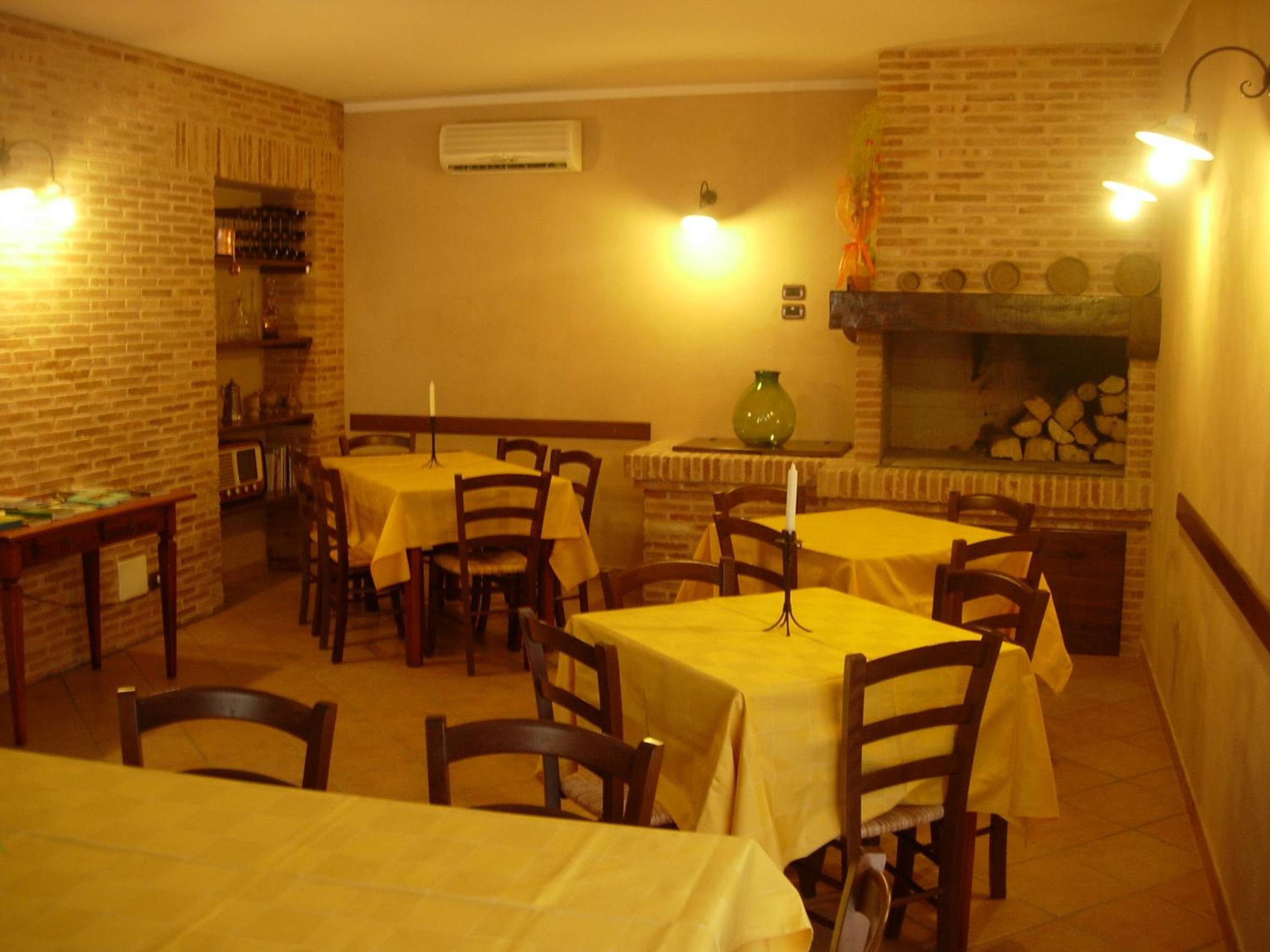 Angelucci Agriturismo con Camere e Agri Camping