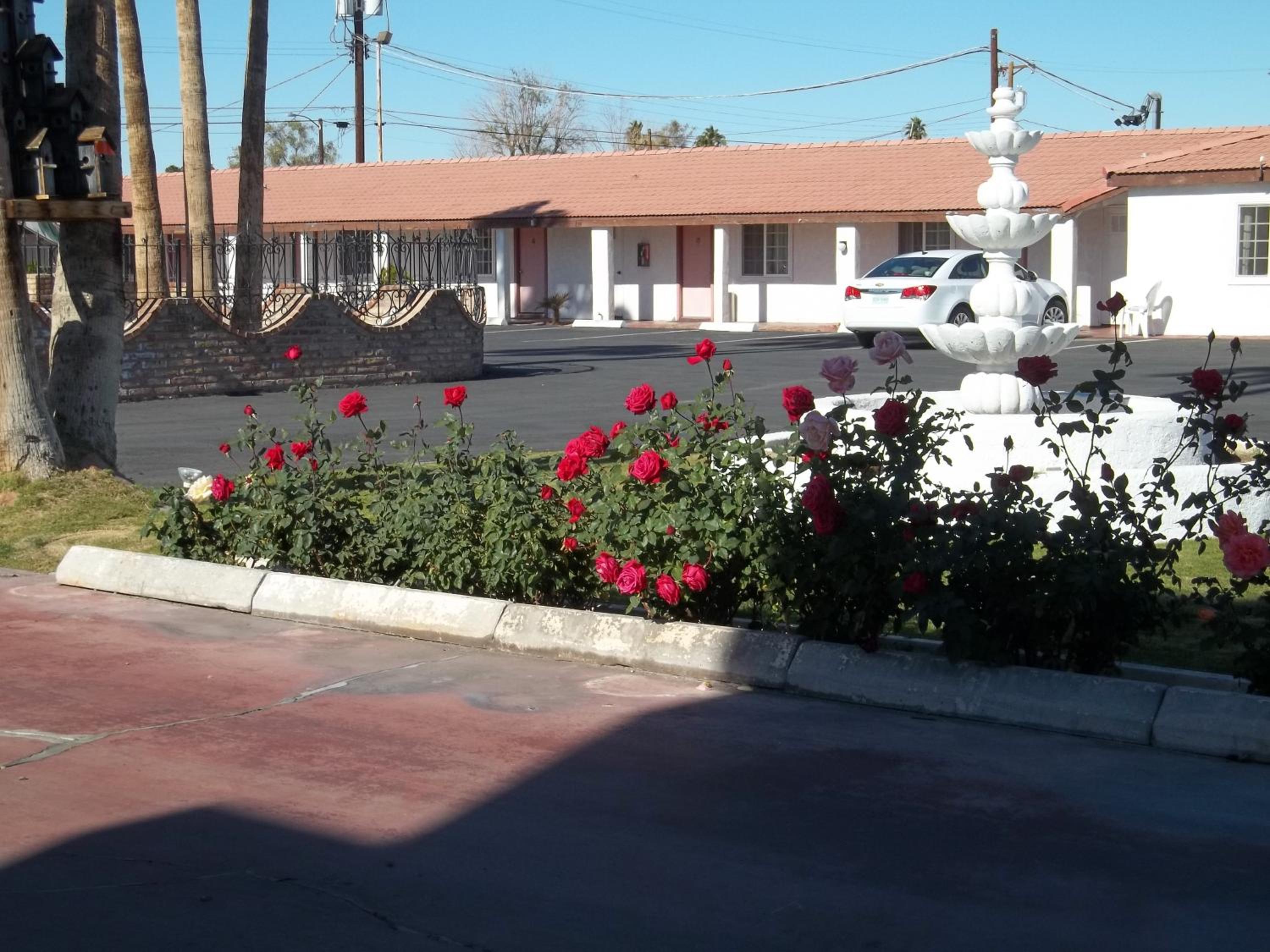 Hacienda Motel view 3