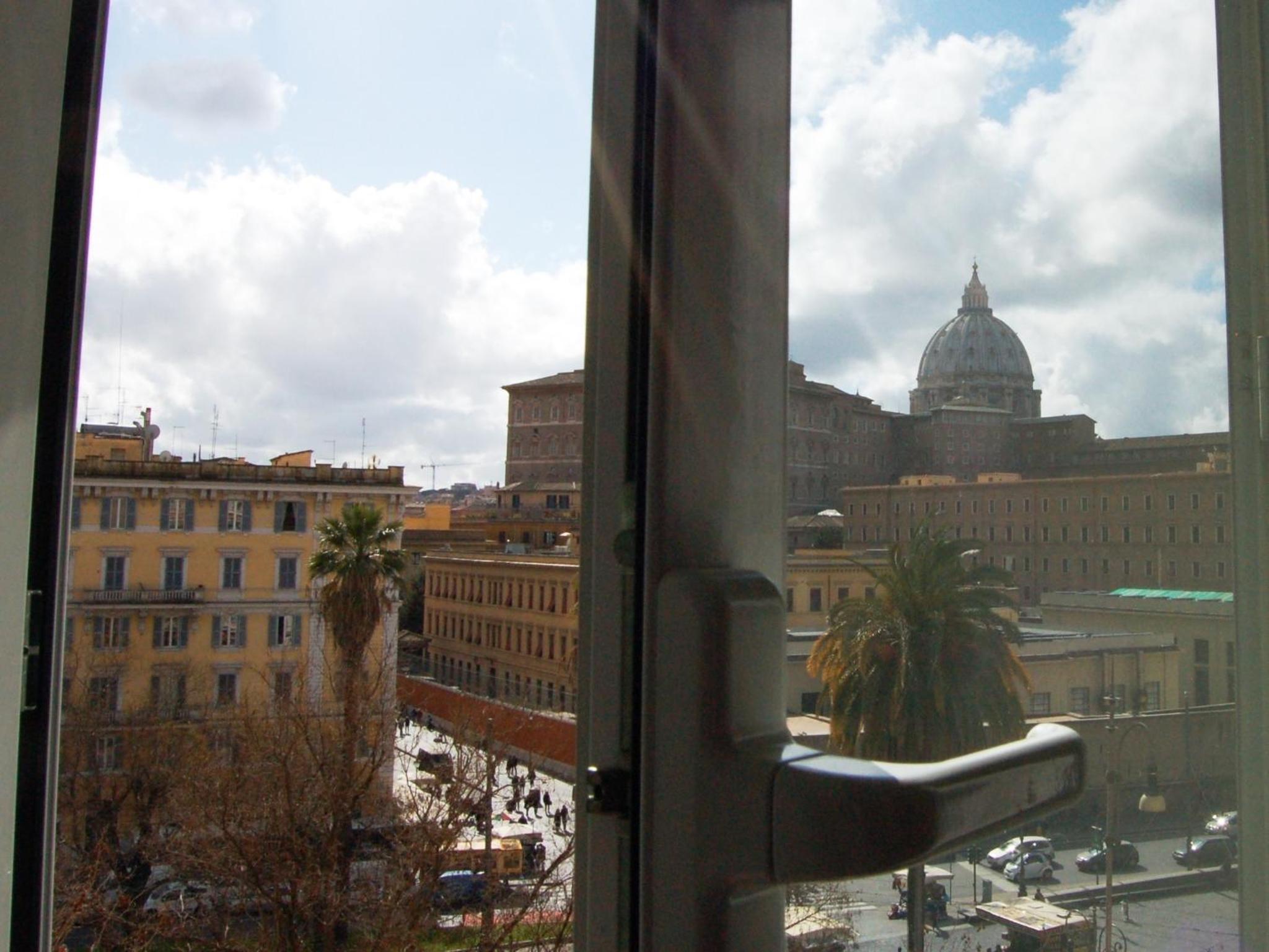 Luiza Vatican House