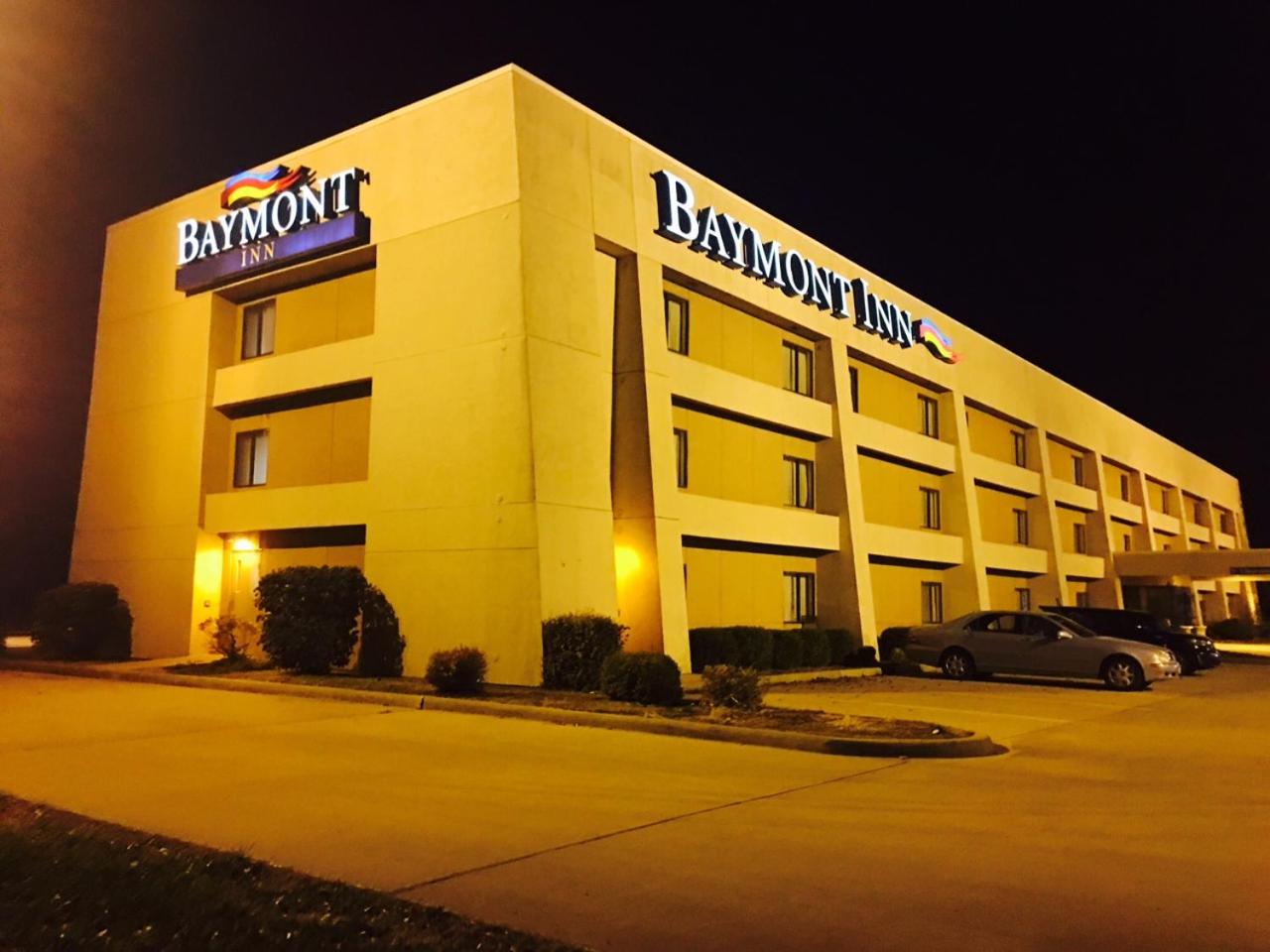 Hotel Baymont by Wyndham Paducah - Image 1