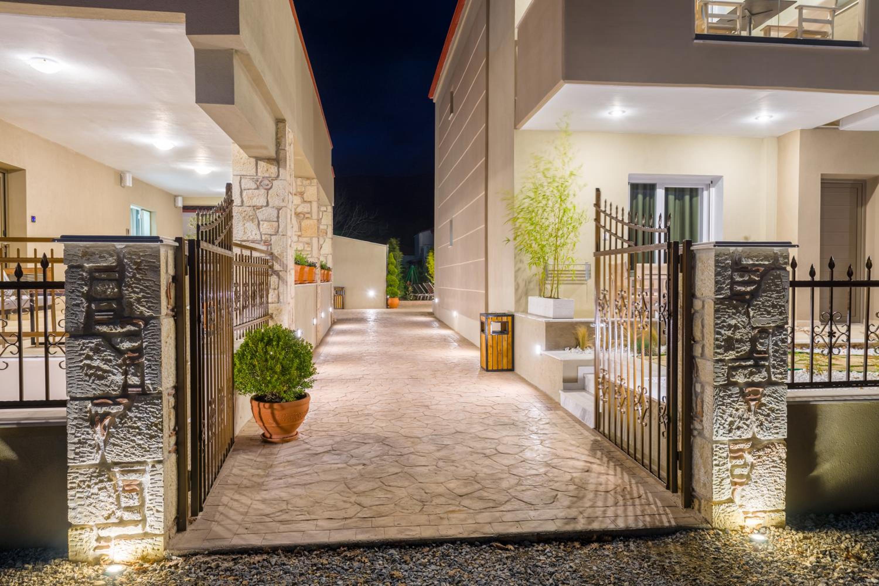 Lagaria Luxury Rooms