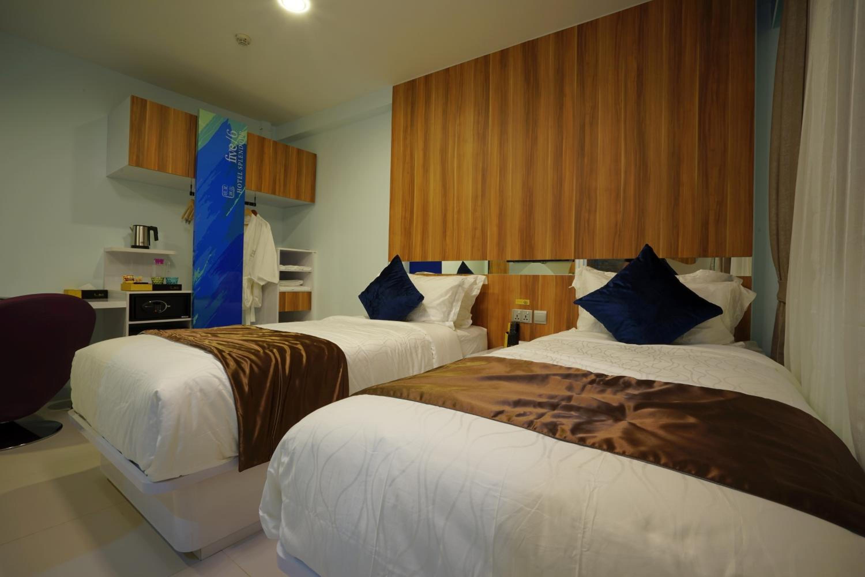 five6 Hotel Splendour