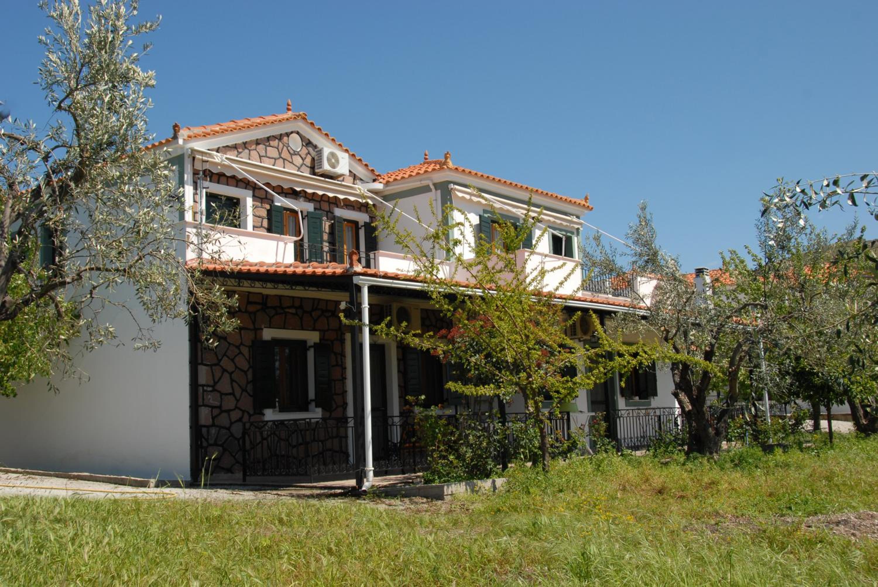 Elea Houses