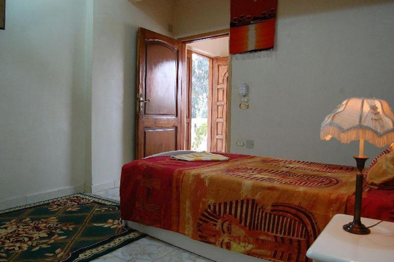 Sakkara pyramid inn hotel