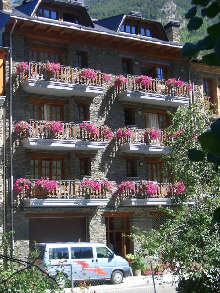 Apartaments Montaña