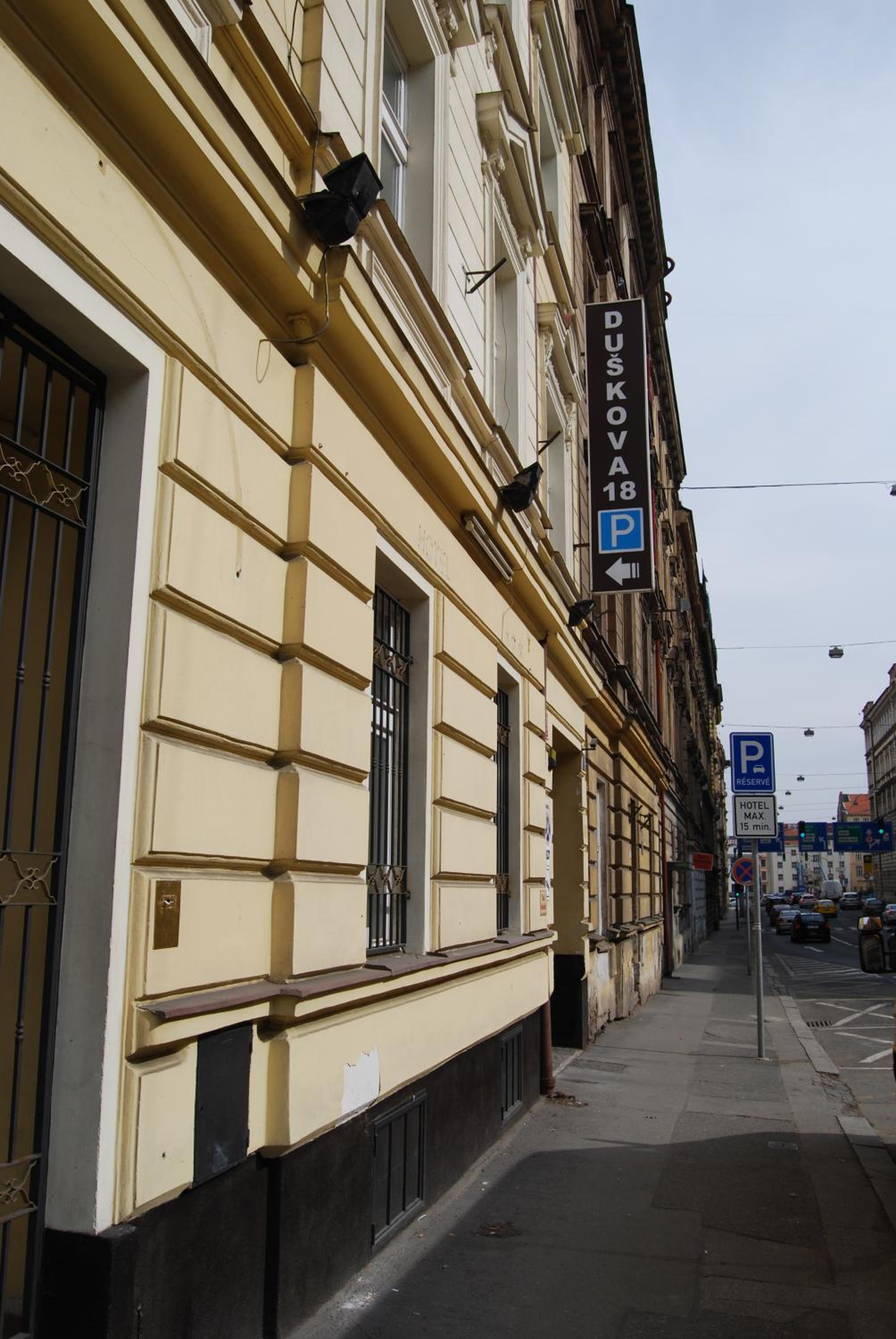 Duskova Apartments