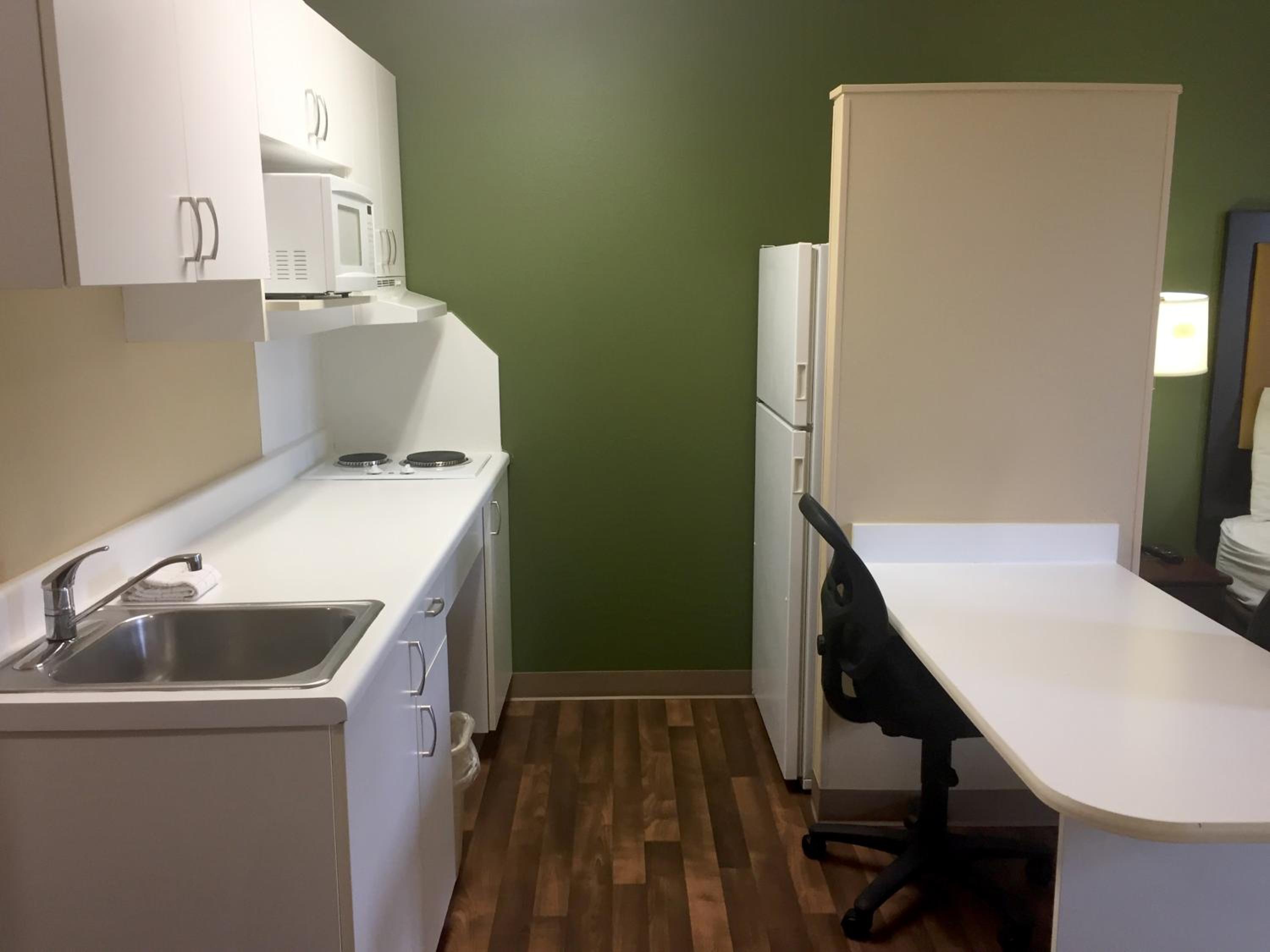 Downers Grove Vacations - Extended Stay America Select Suites - Chicago - Downers Grove - Property Image 1