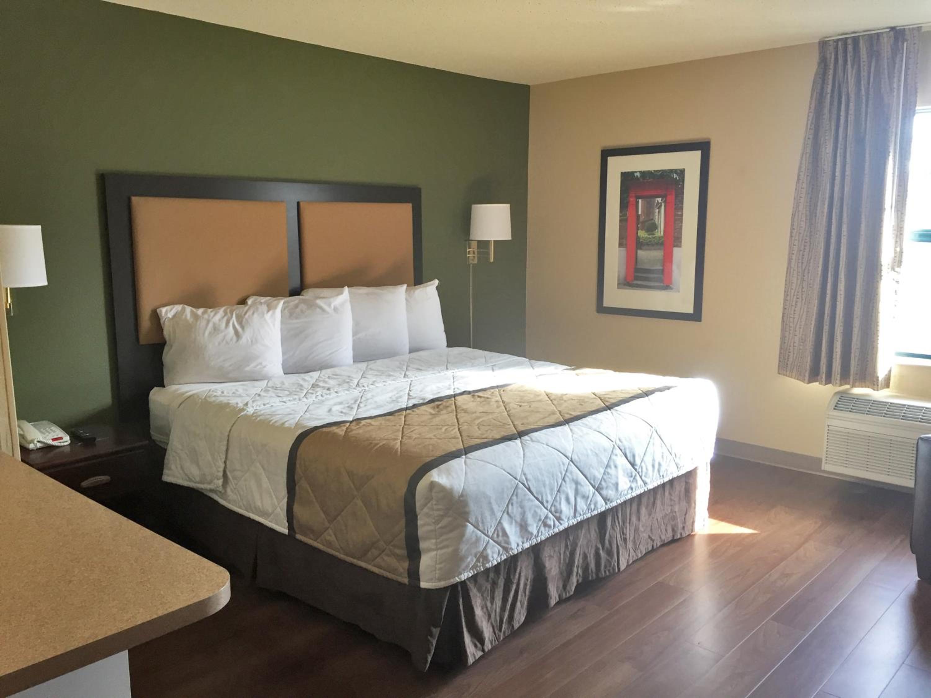 Downers Grove Vacations - Extended Stay America Select Suites - Chicago - Downers Grove - Property Image 20