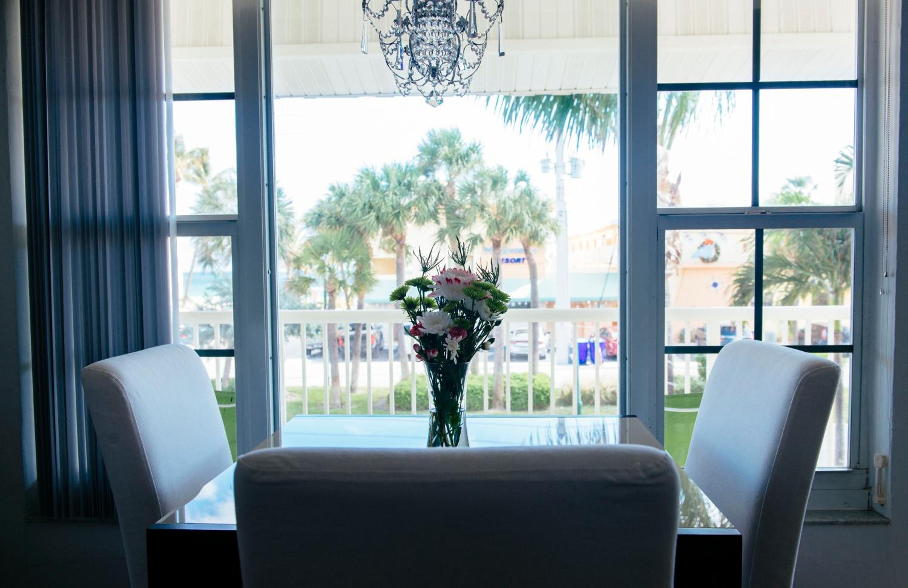 Sea Spray Inn
