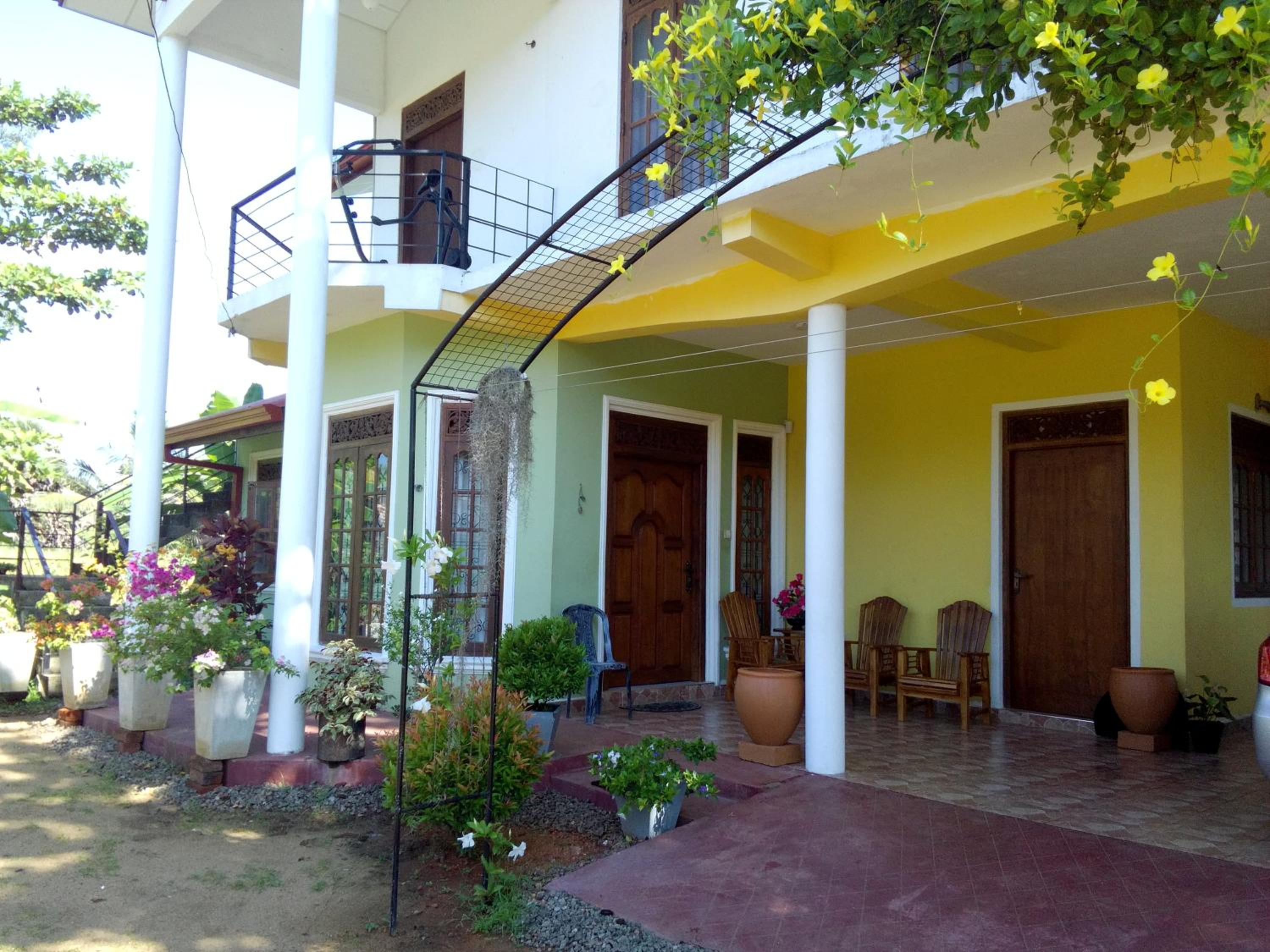 Diyawara Home Stay