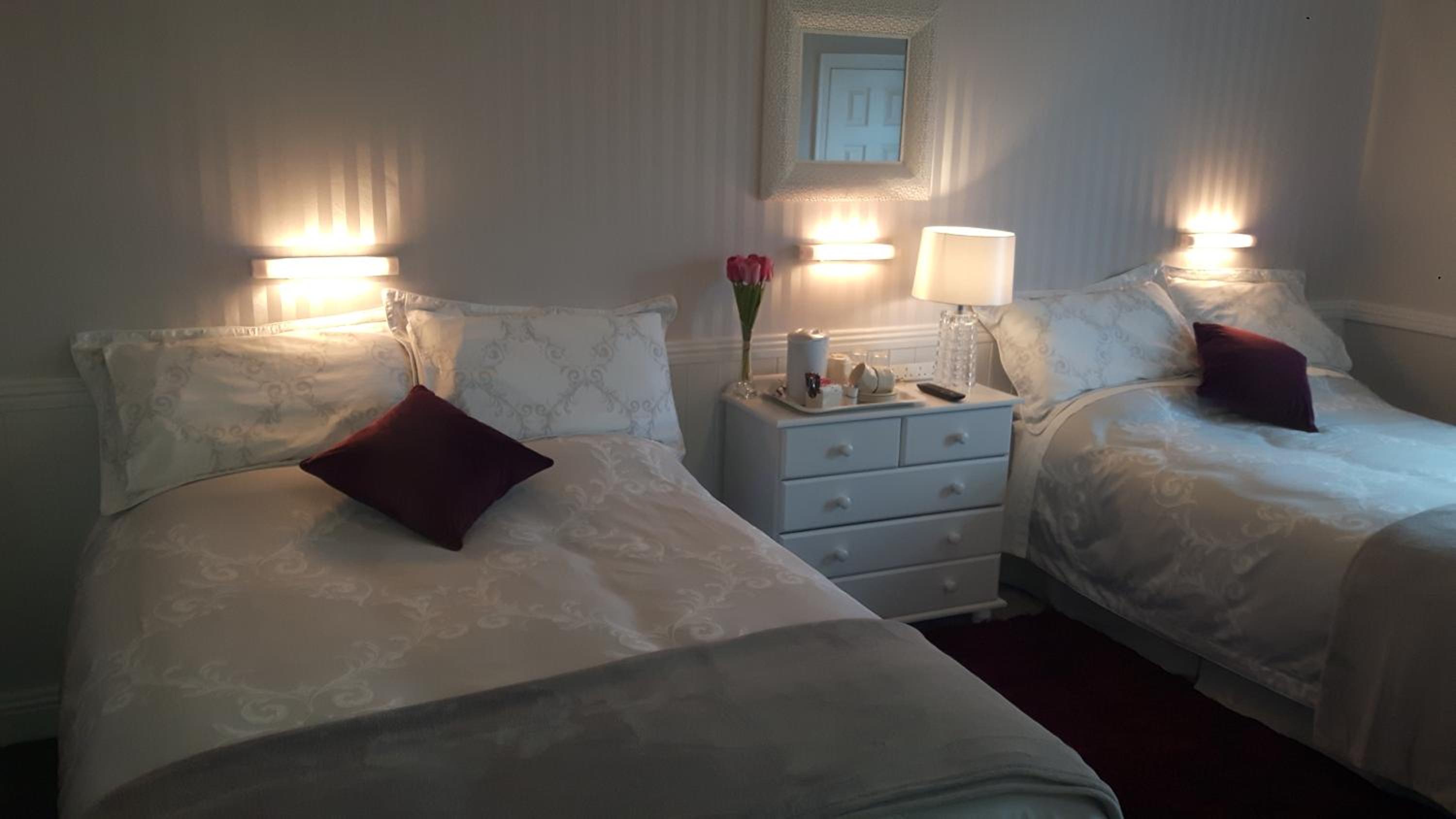 Athlone Vacations - Shannonside House N37HF67 - Property Image 2