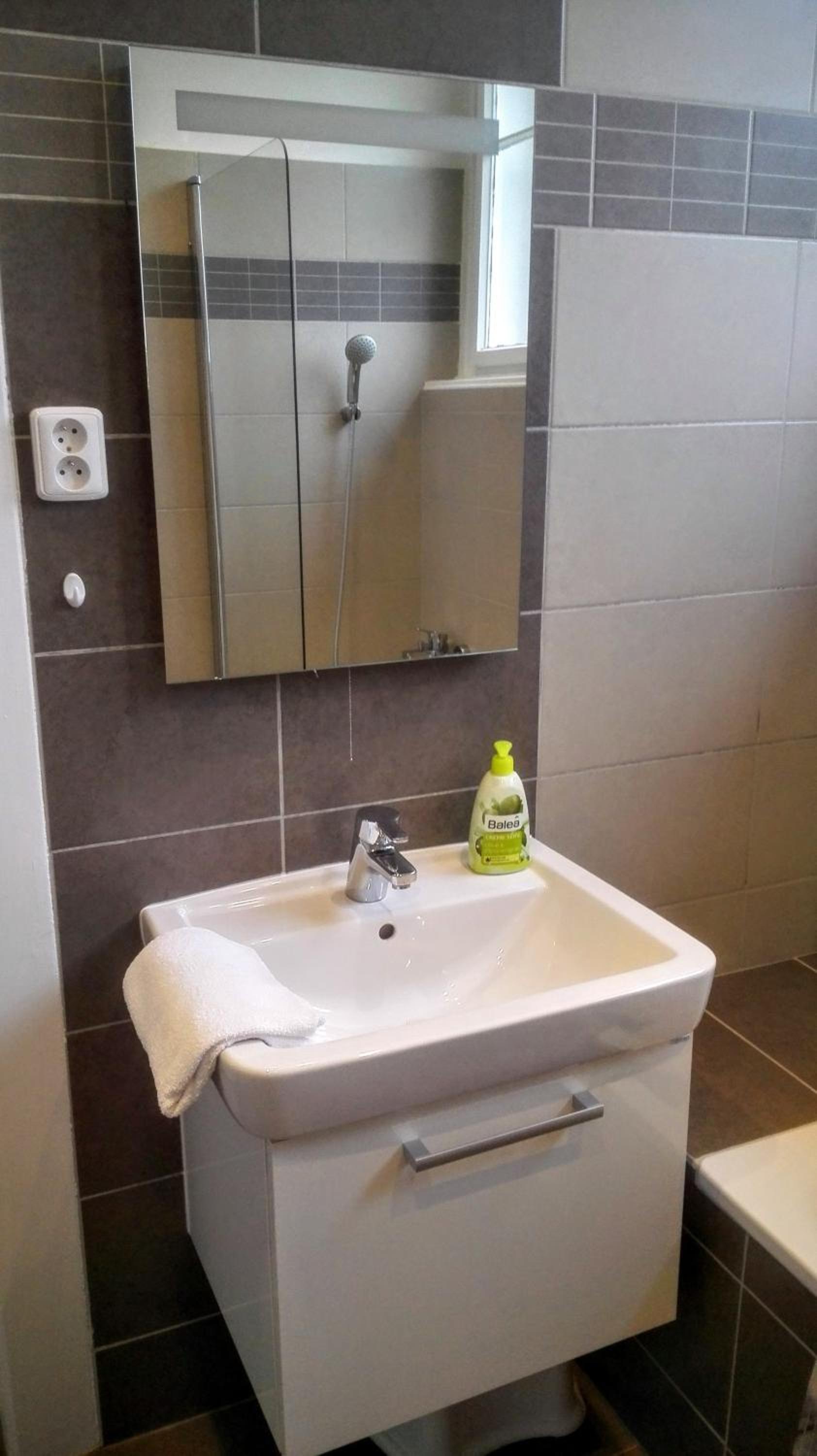 Jezerka Apartments - Free Parking - Easy Access to Center