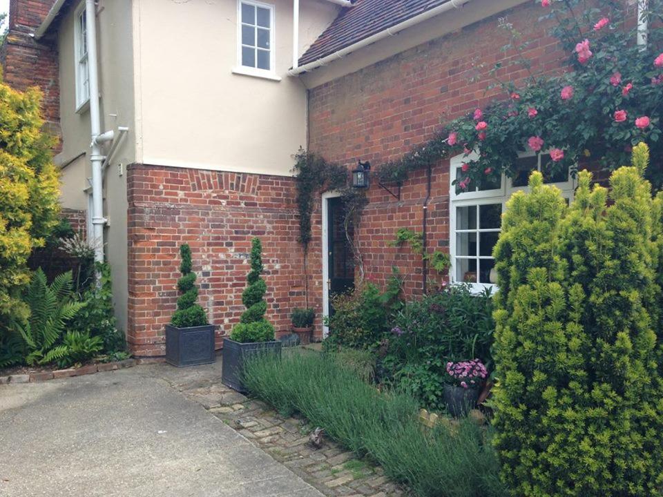 Stoke by Nayland B&B Poplars Farmhouse view 3