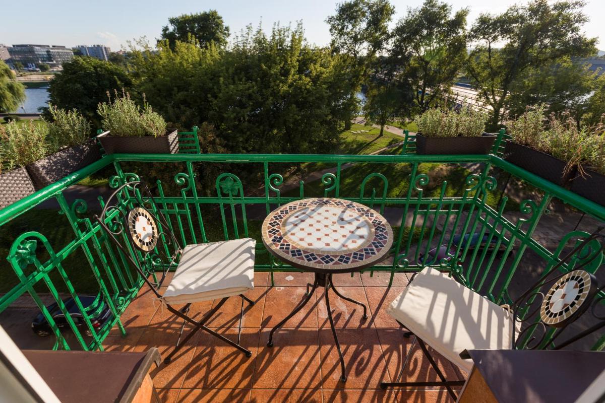Wawel Apartments - Riverside Castle