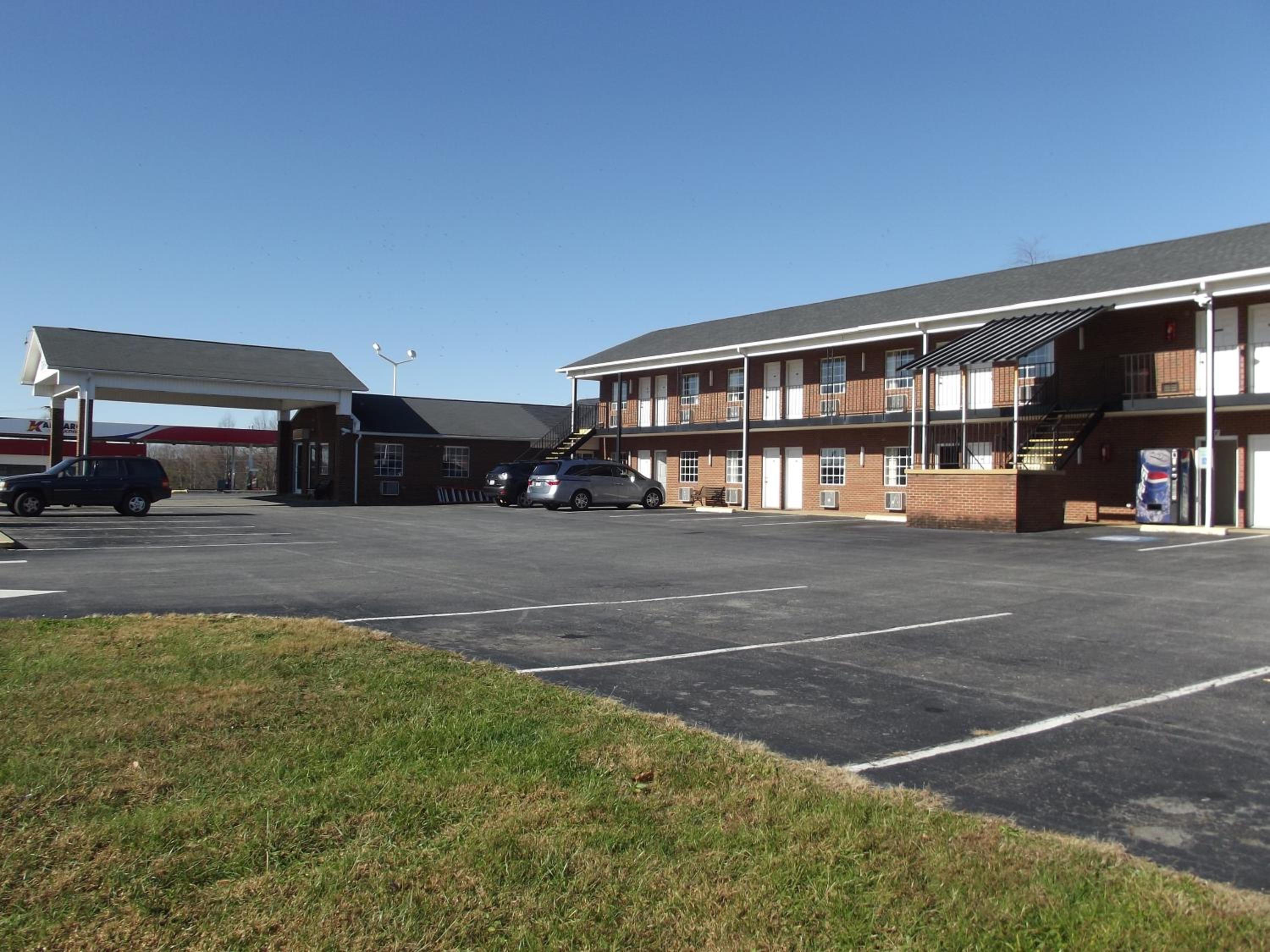 Surry Inn - Dobson - I-77 - Exit 93
