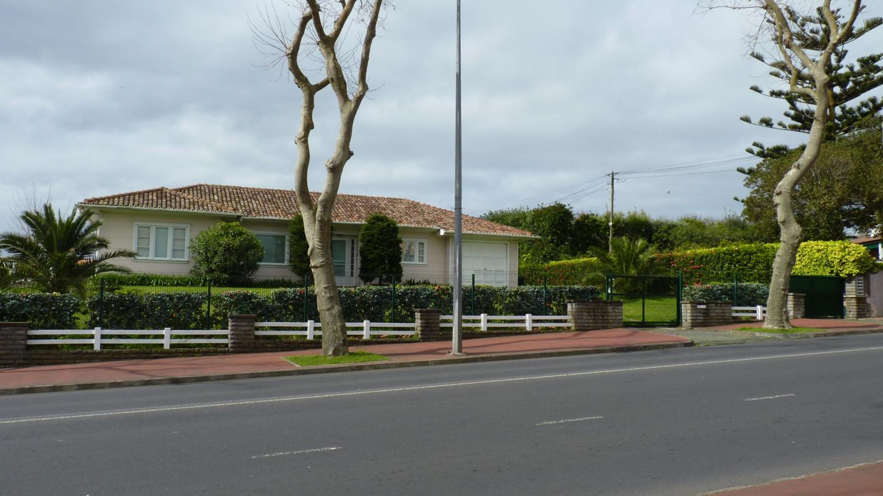 AZORES GARDEN HOUSE - Private Suites & Apartments - Automatic Self Check-in photo 36 of 78