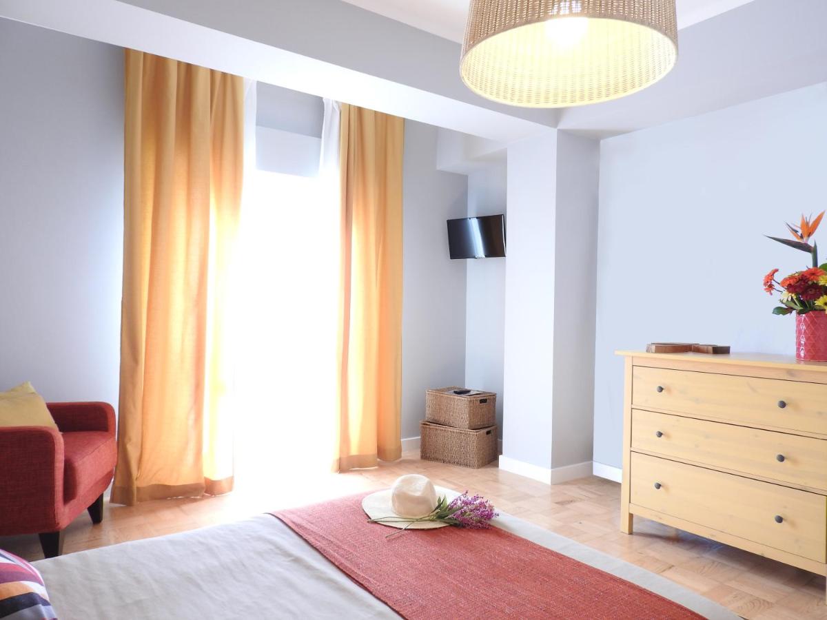 Lisbon Airport Hostel view 3