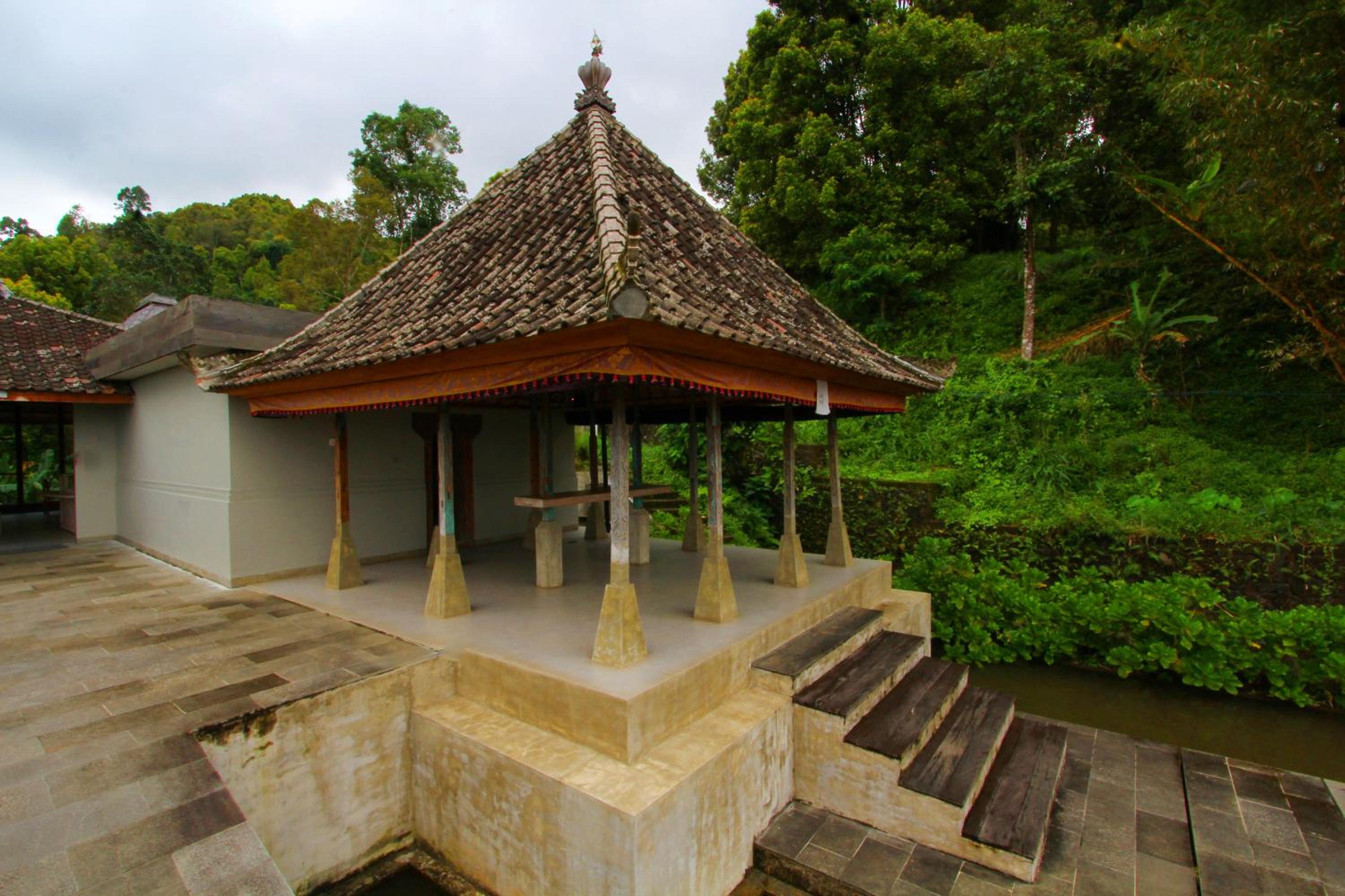 Melanting Cottages