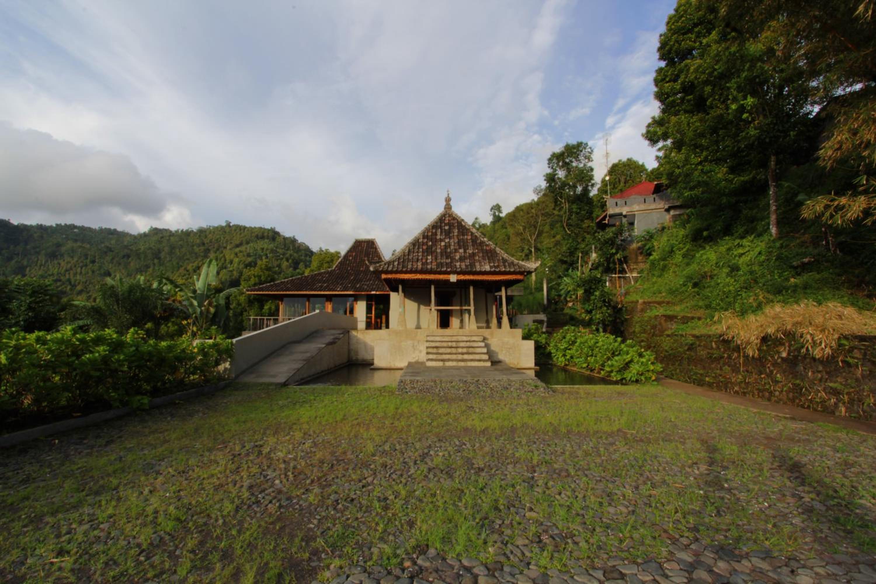 Melanting Cottages