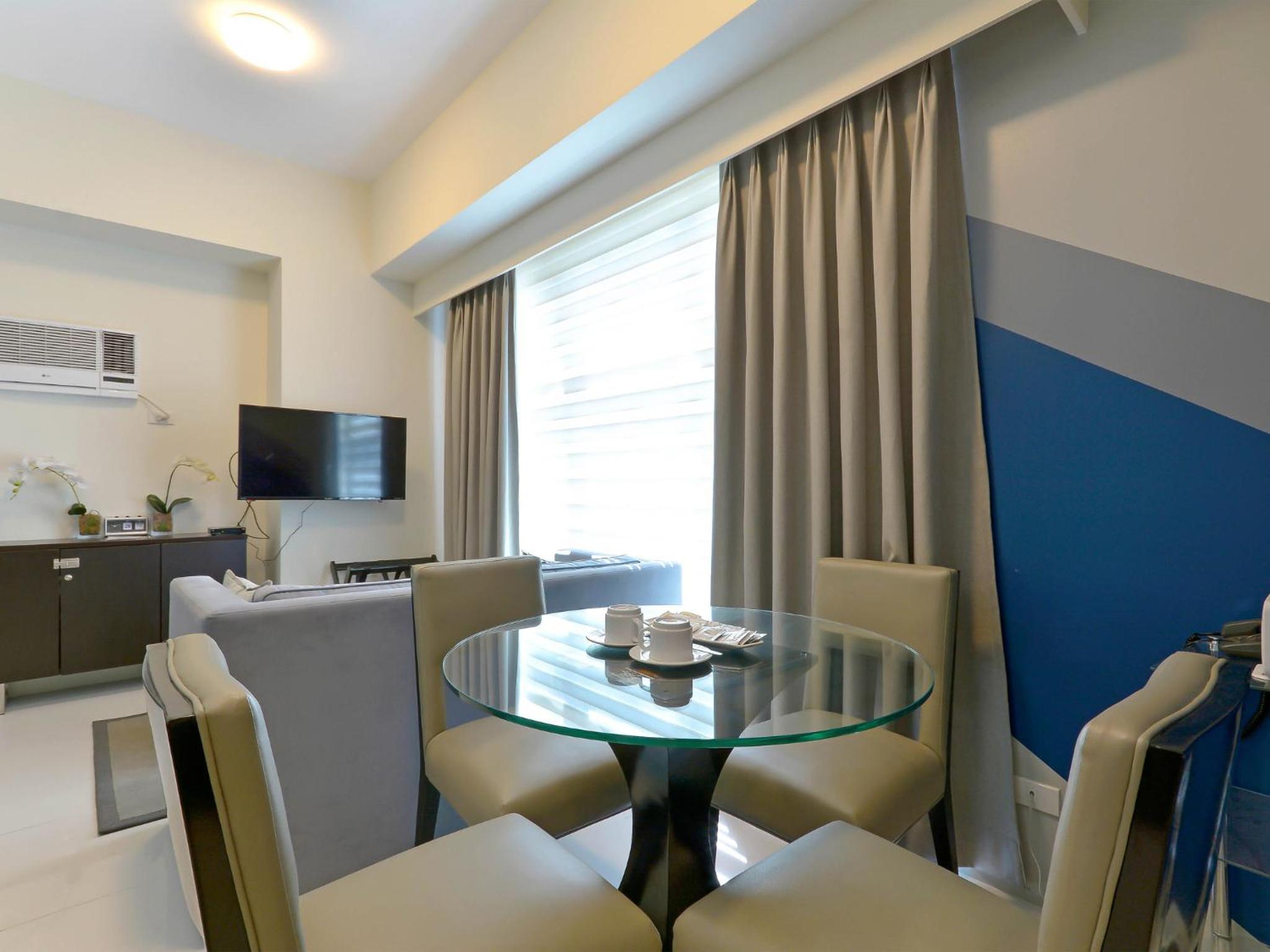 Currency Serviced Suites