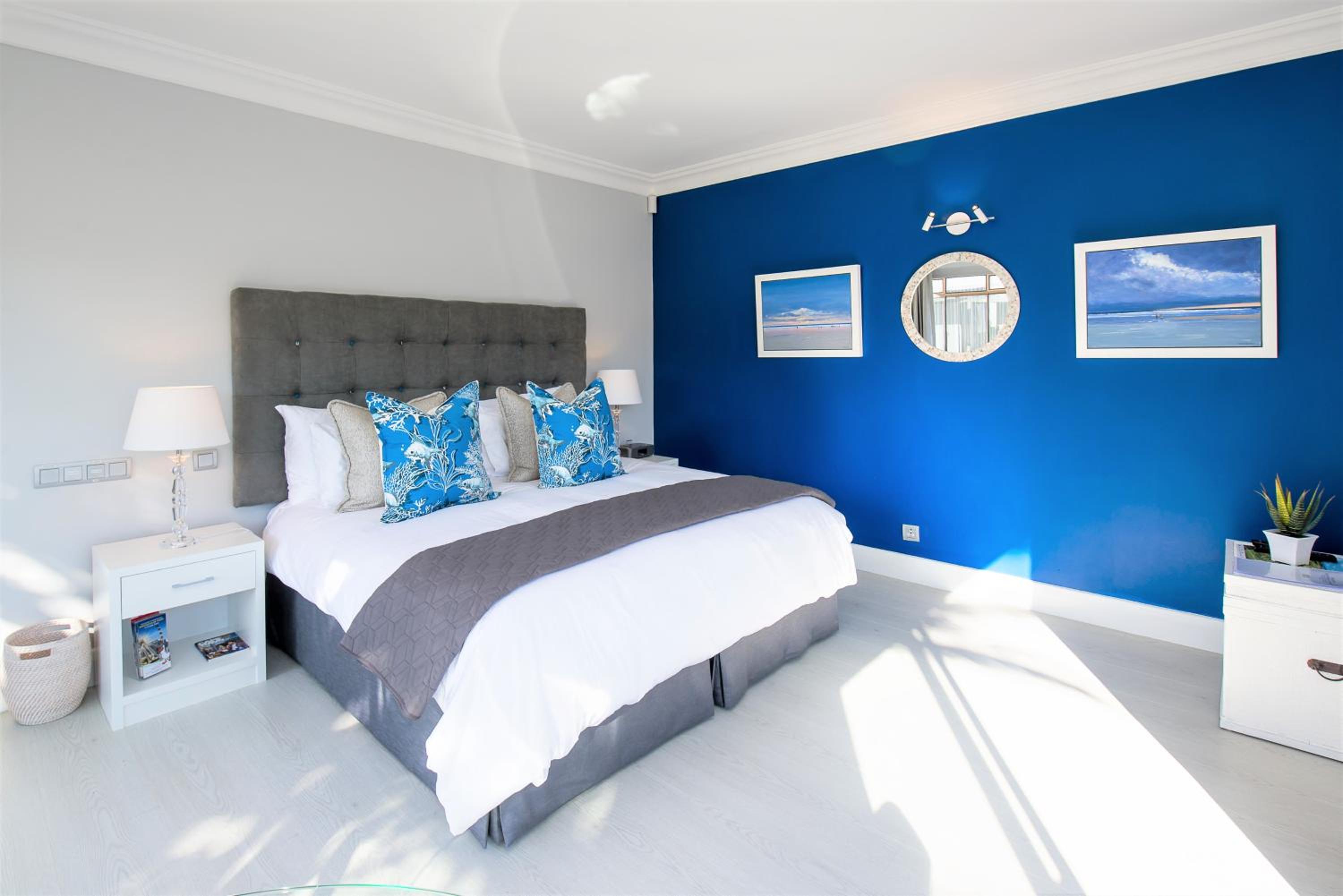 OCEAN BREEZE SUNSET BEACH - Cape Town