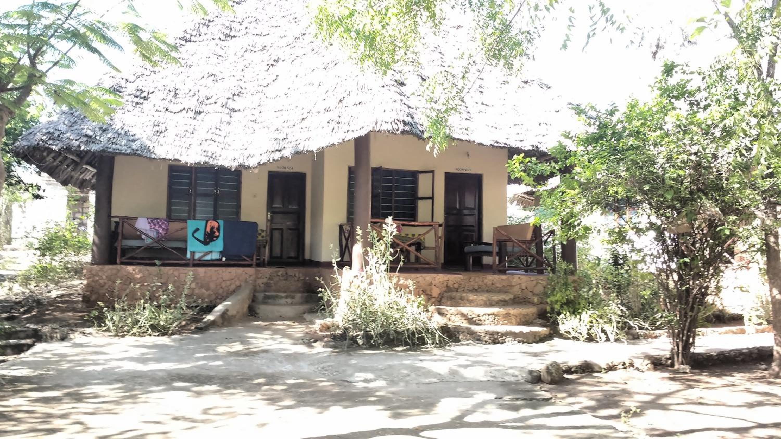 Baraka Aquarium Bungalows