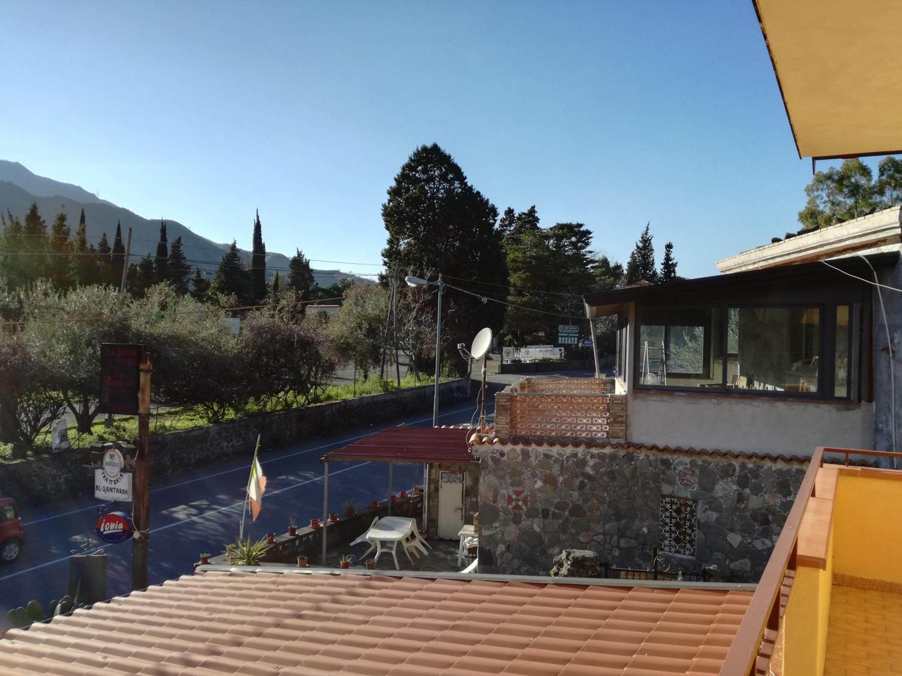 Casa Fronte Gole Alcantara view 5