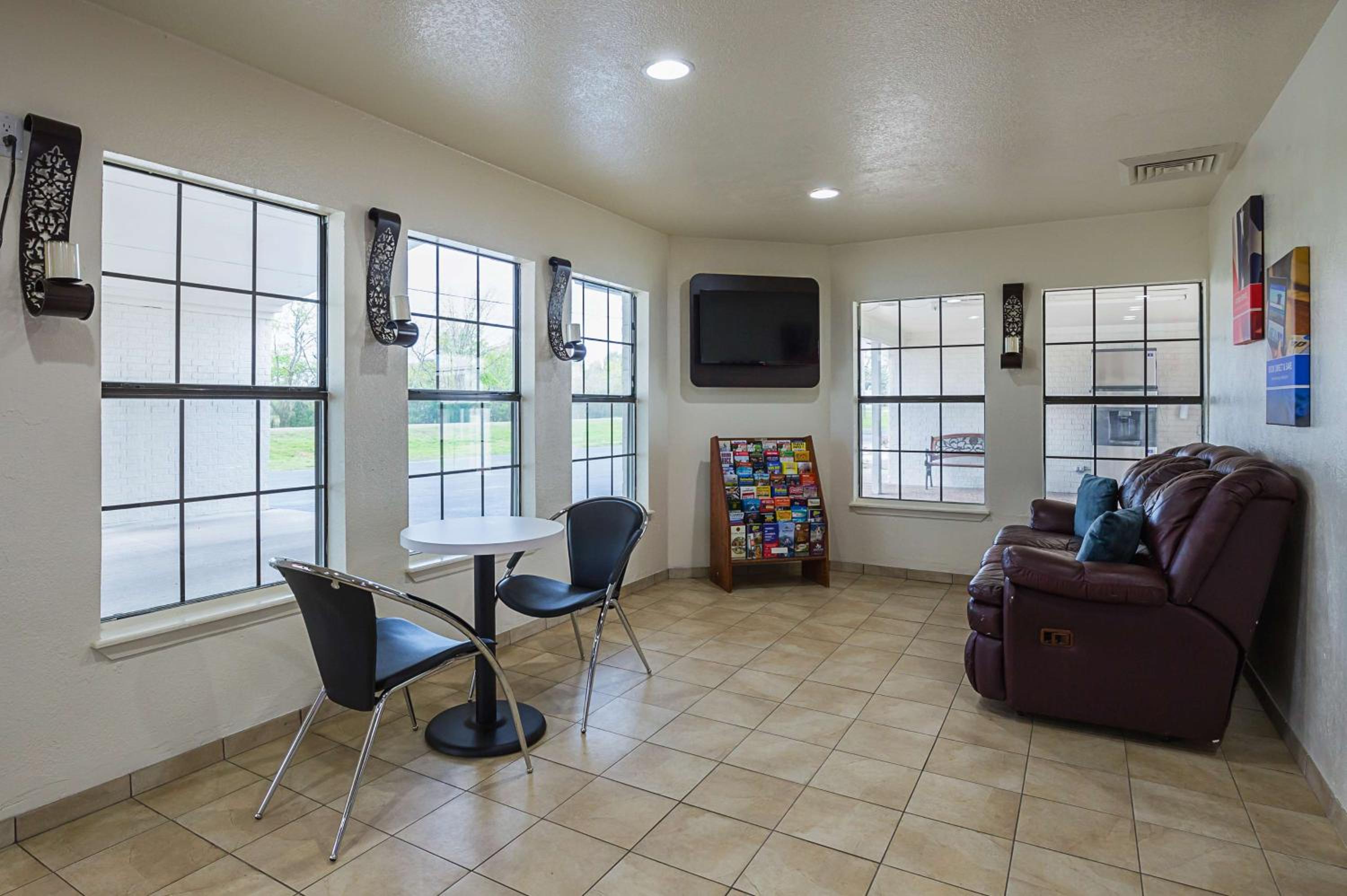Motel 6-Madisonville, TX