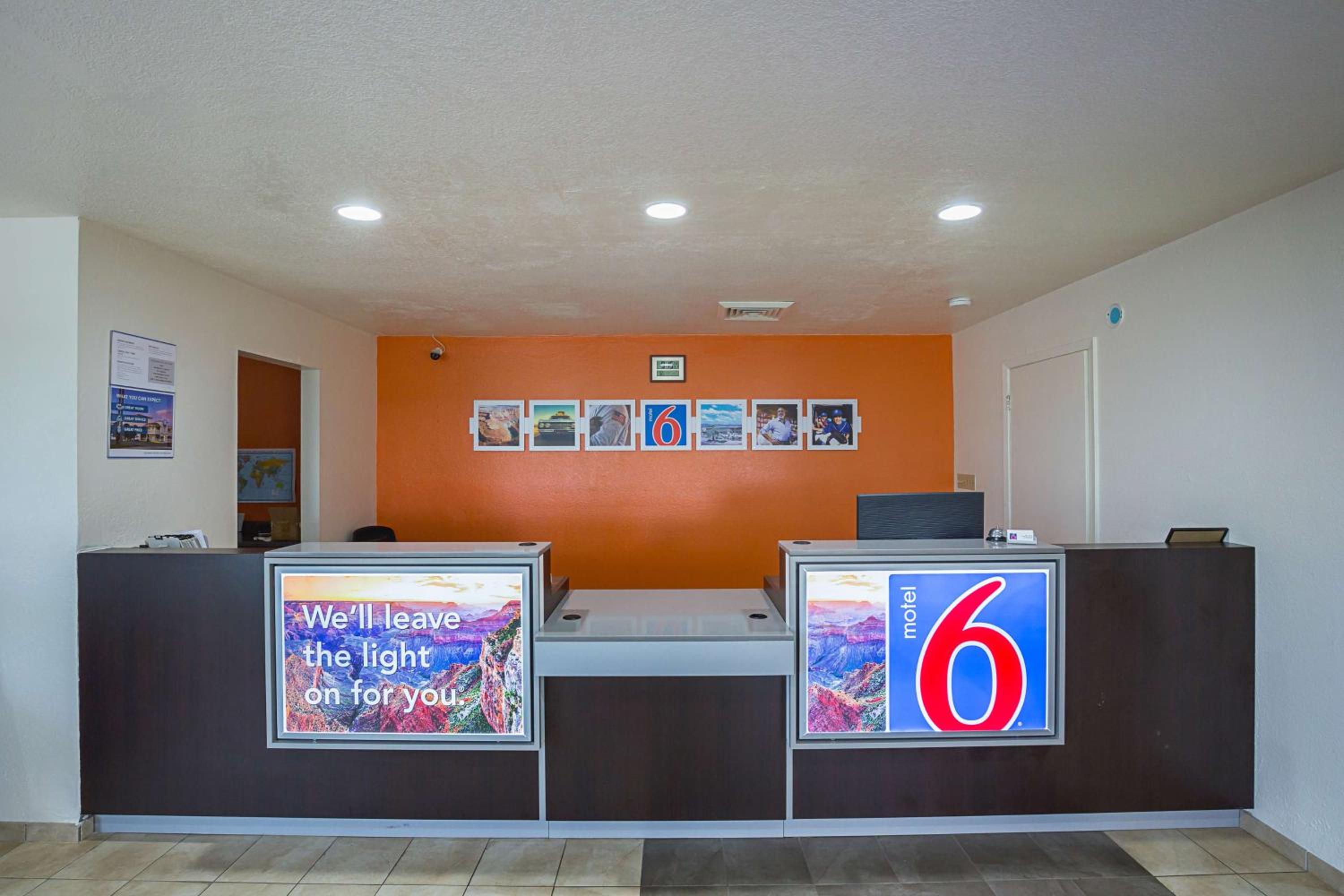 Motel 6-Madisonville, TX