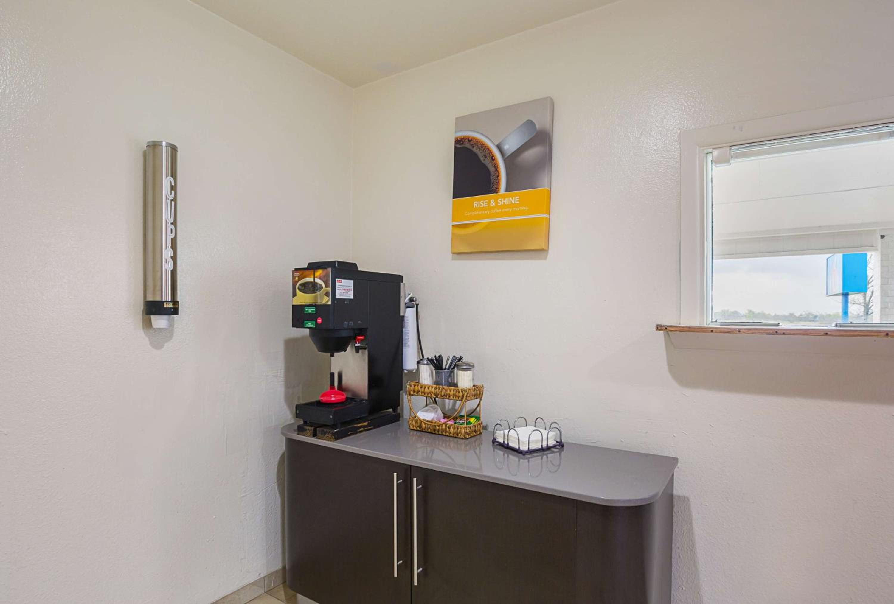 Motel 6-Madisonville, TX