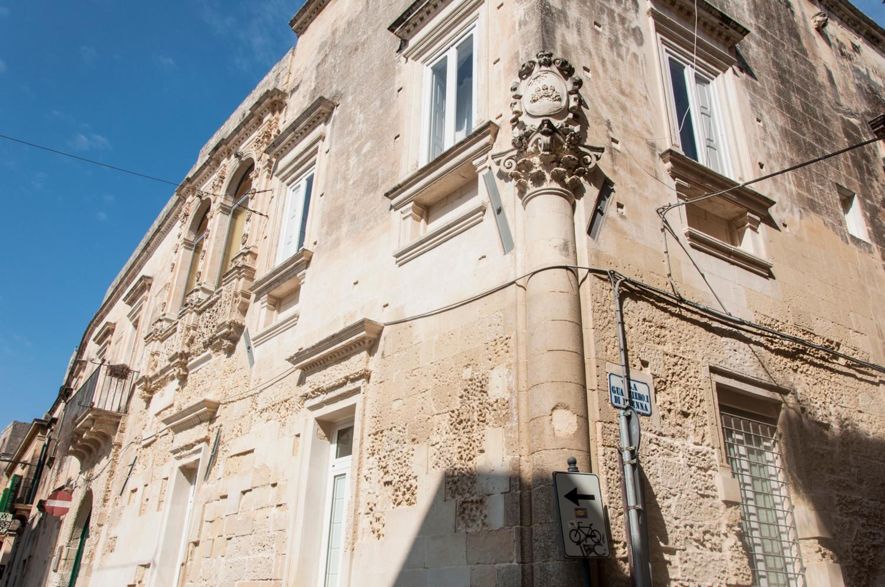 Palazzo Paladini Rooms Lecce view 4