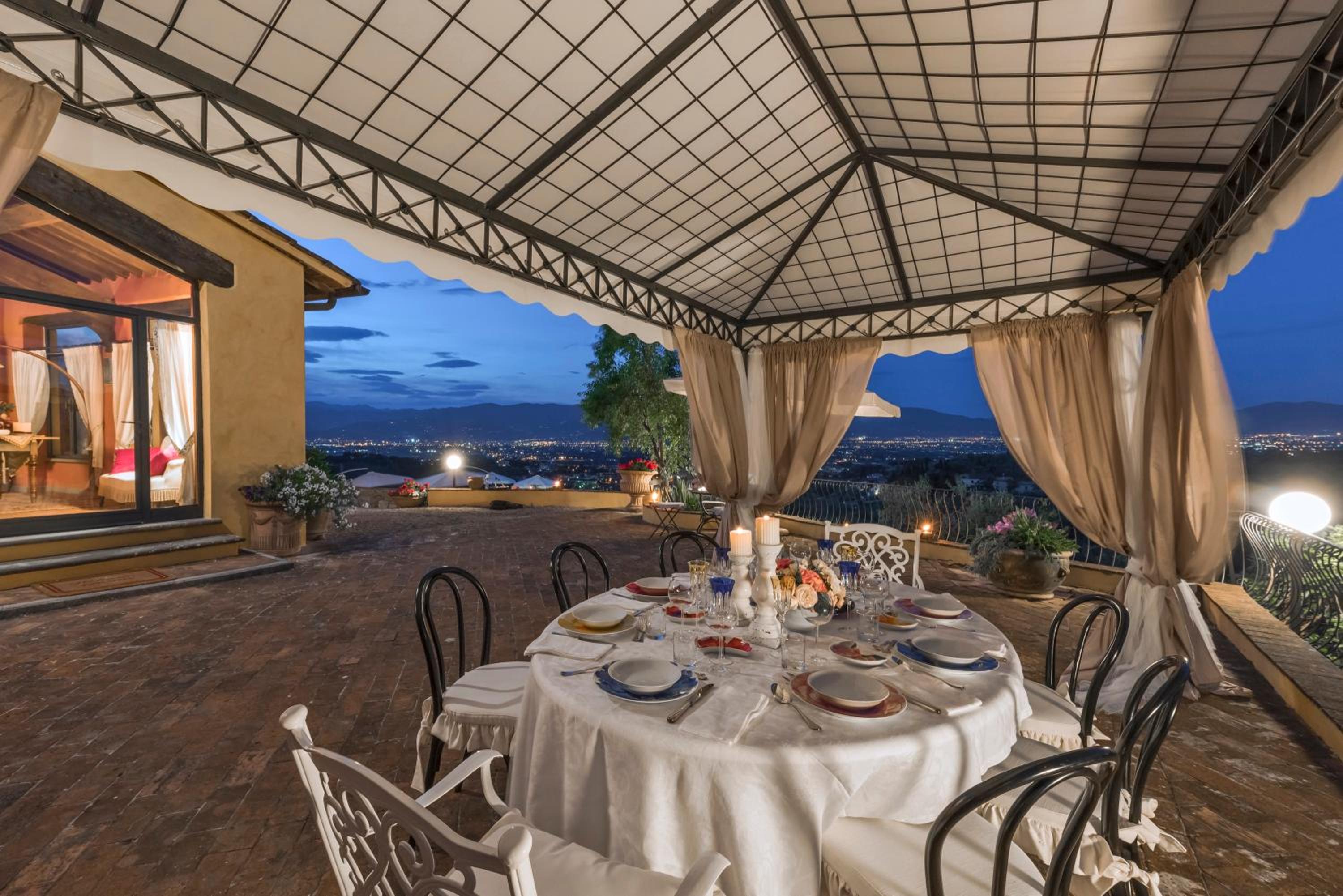 Villa Casalguidi by PosarelliVillas
