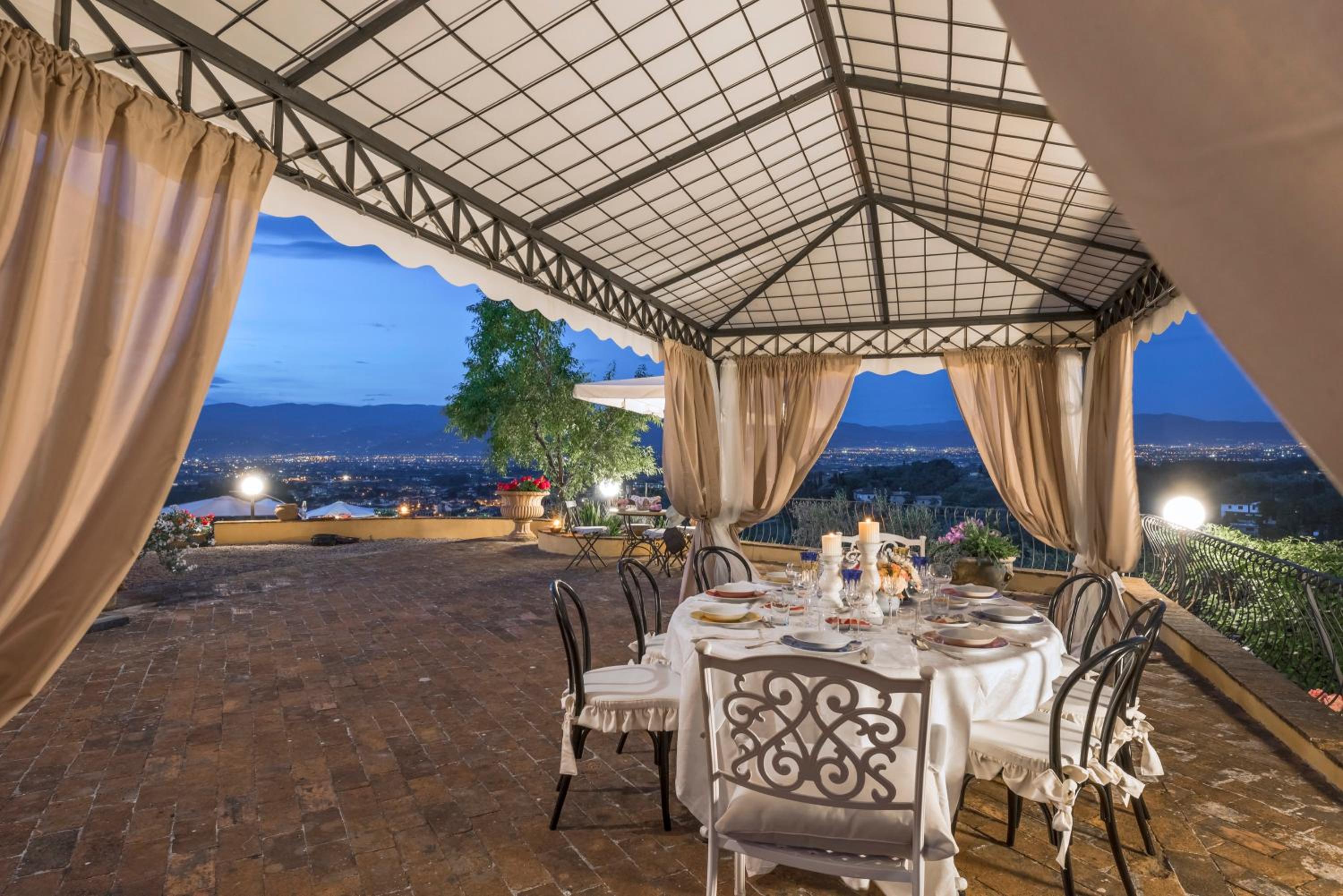 Villa Casalguidi by PosarelliVillas