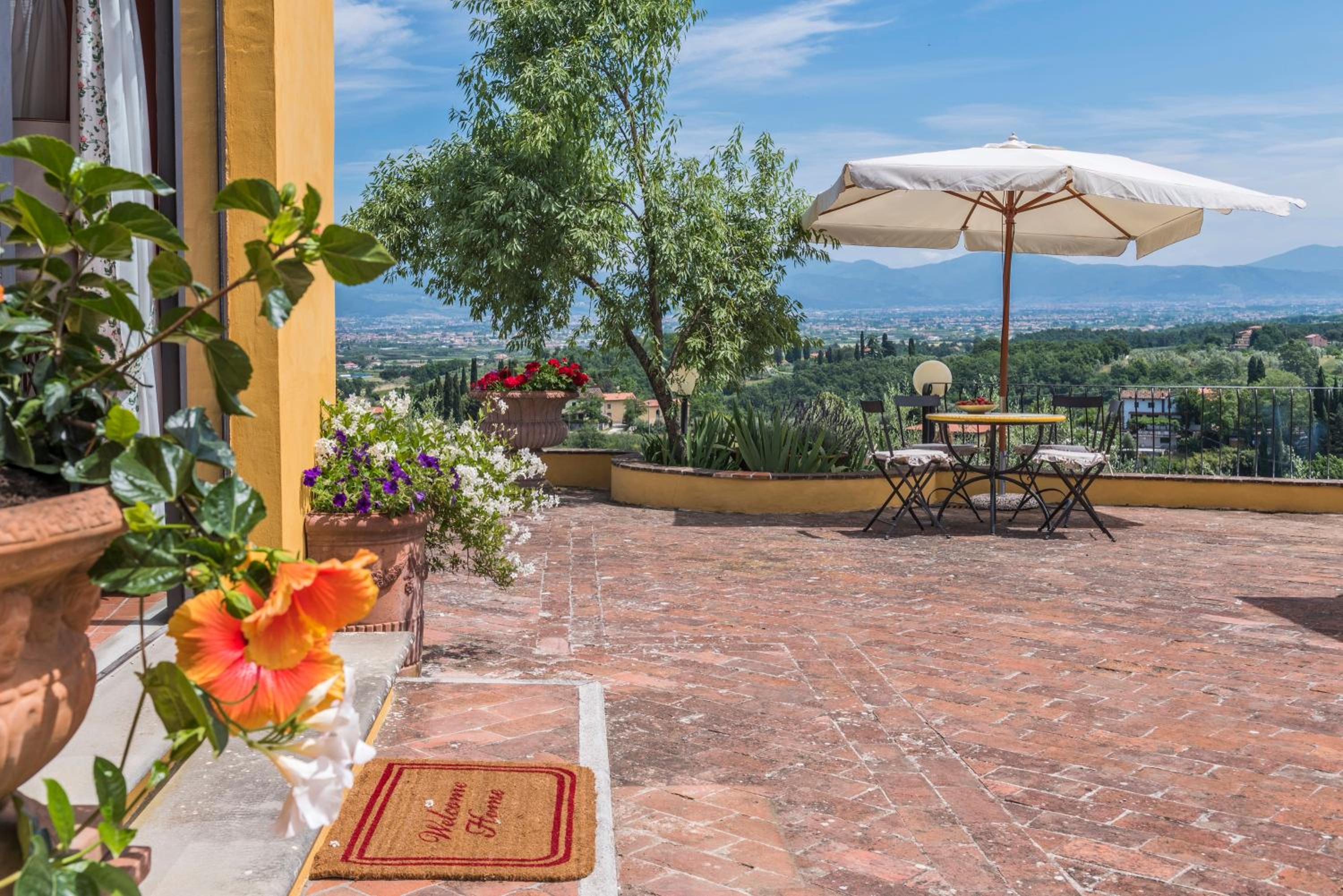 Villa Casalguidi by PosarelliVillas
