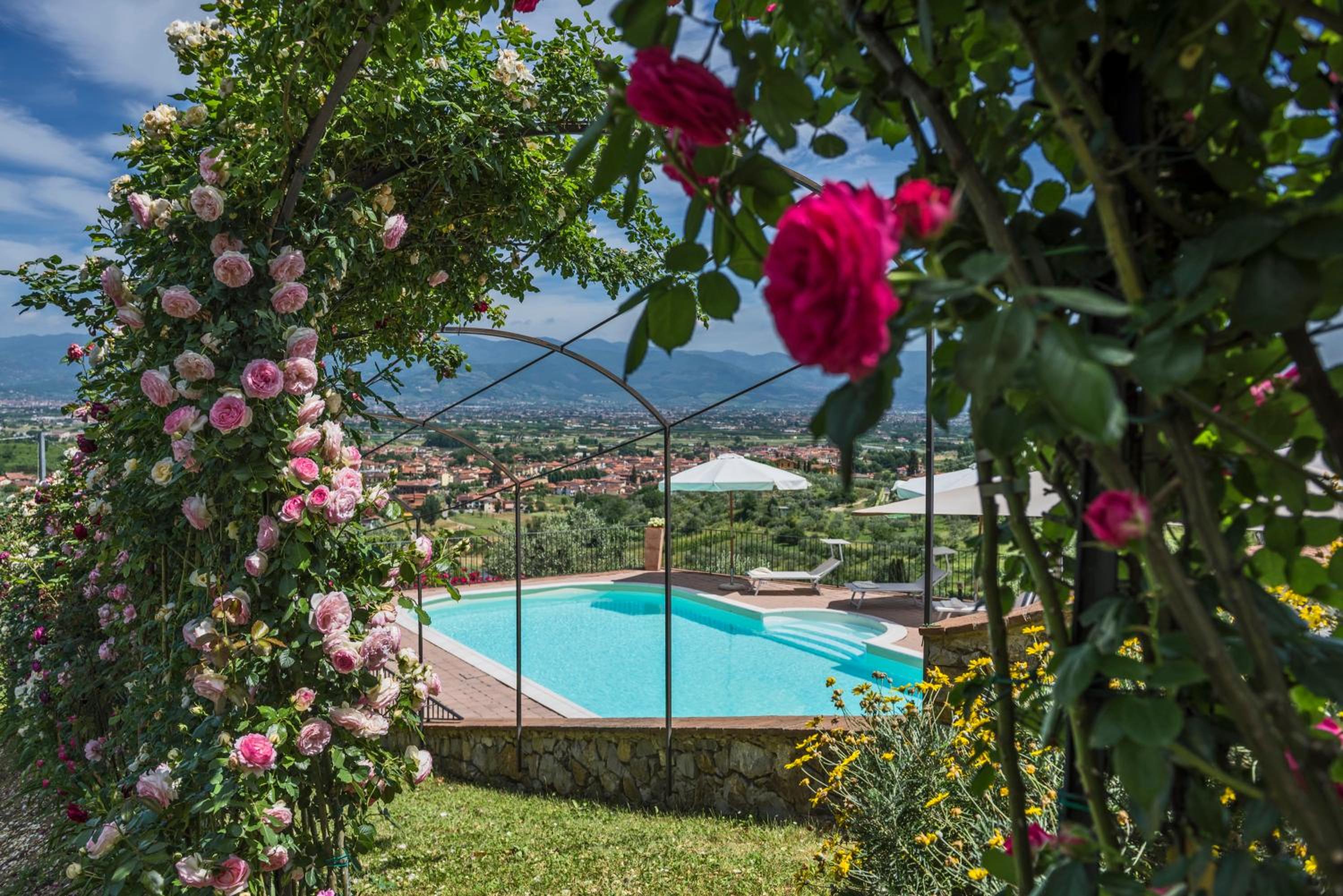 Villa Casalguidi by PosarelliVillas