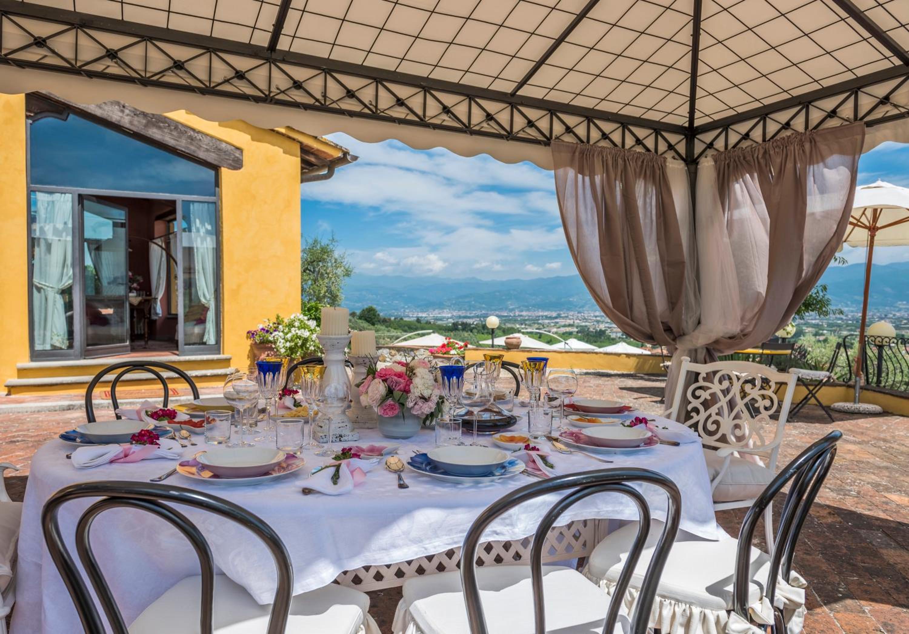 Villa Casalguidi by PosarelliVillas