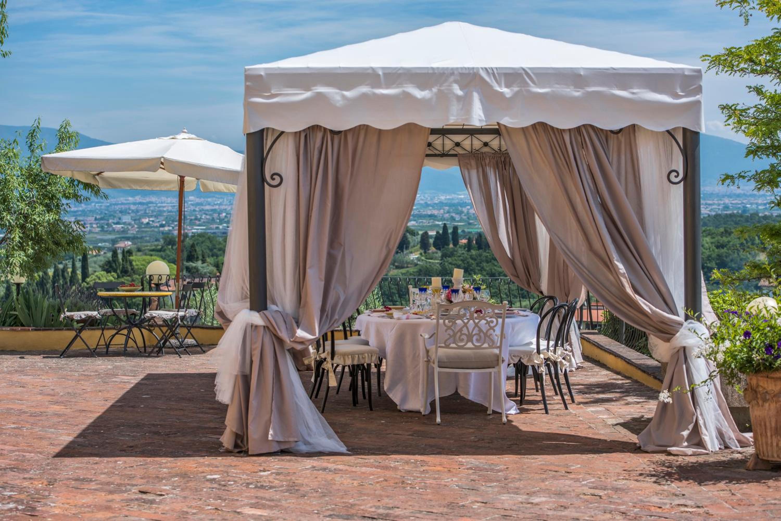 Villa Casalguidi by PosarelliVillas